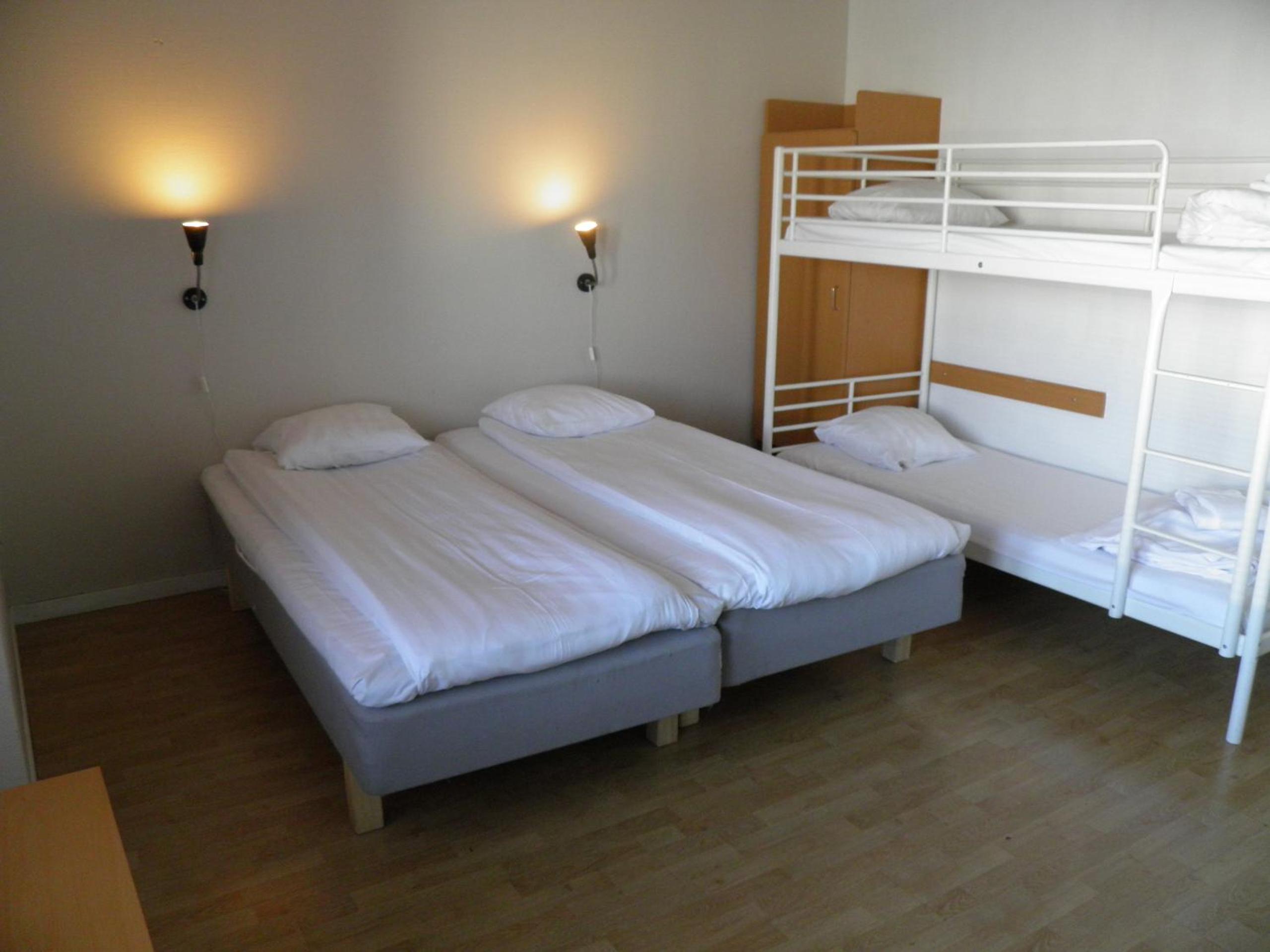 Family Room (2 Adults + 2 Children) - Photo 26