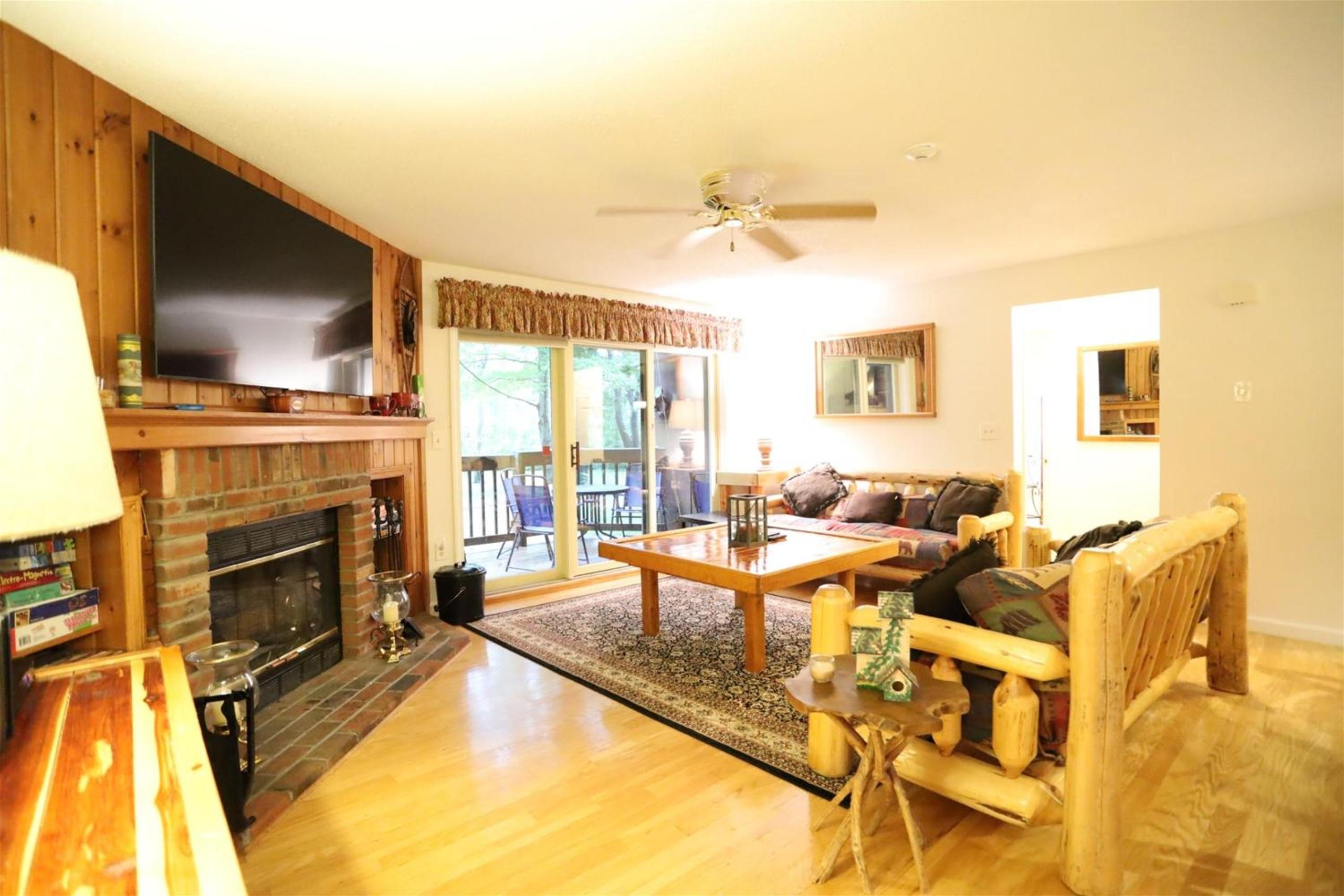 Three-Bedroom Apartment photo 1