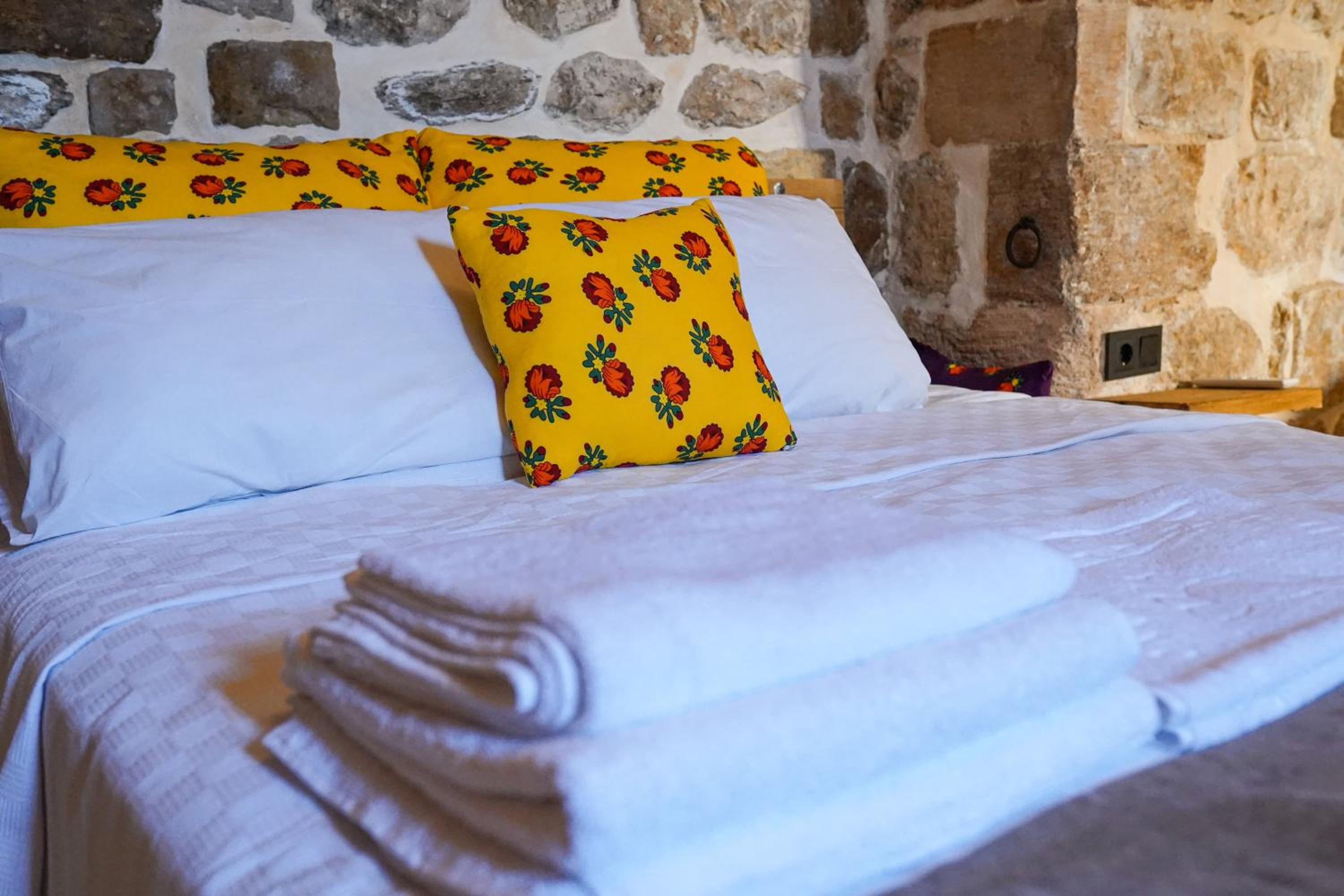 Deluxe Double Room with Bath photo 1