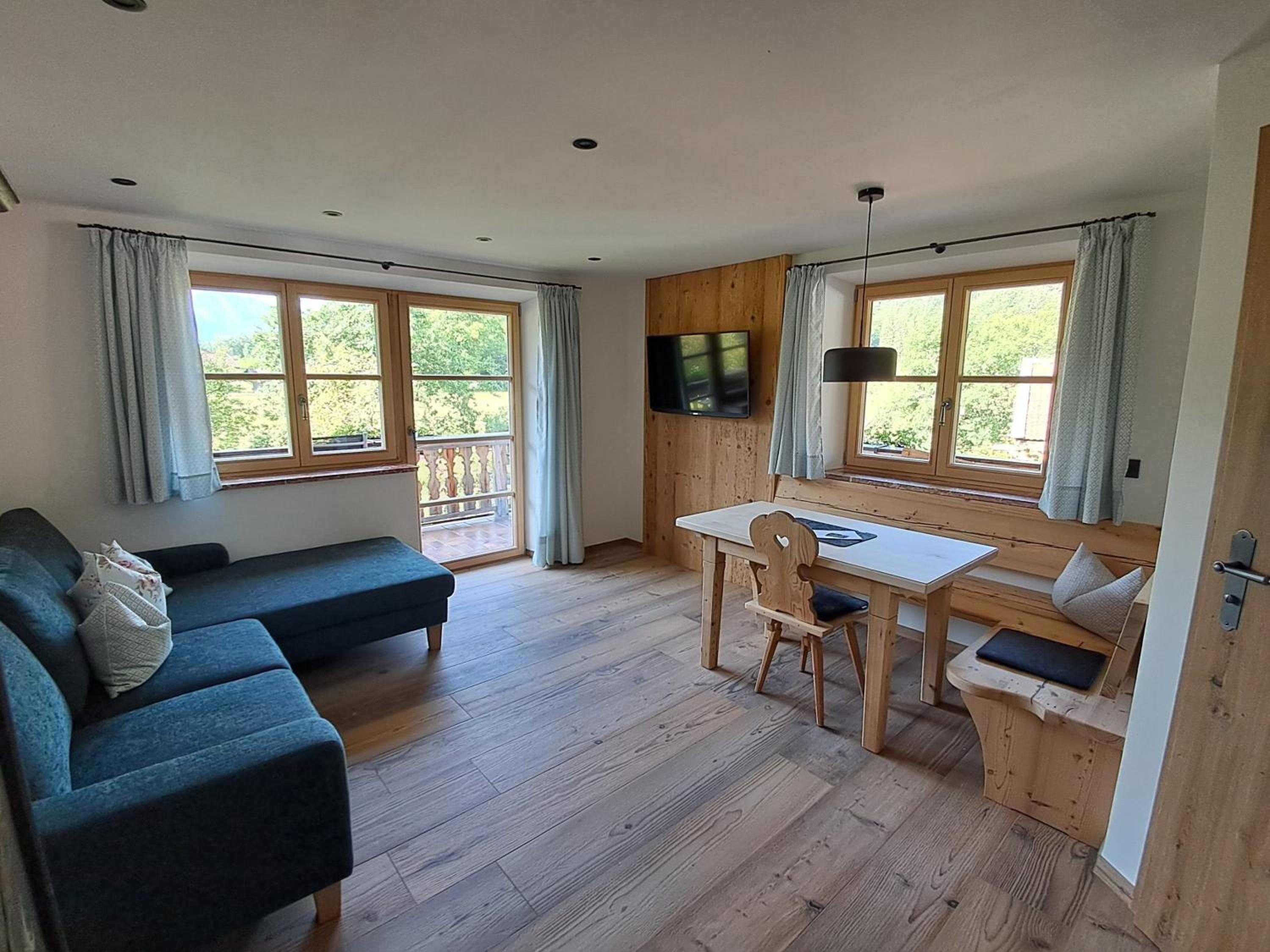 One-Bedroom Apartment with Balcony photo 1