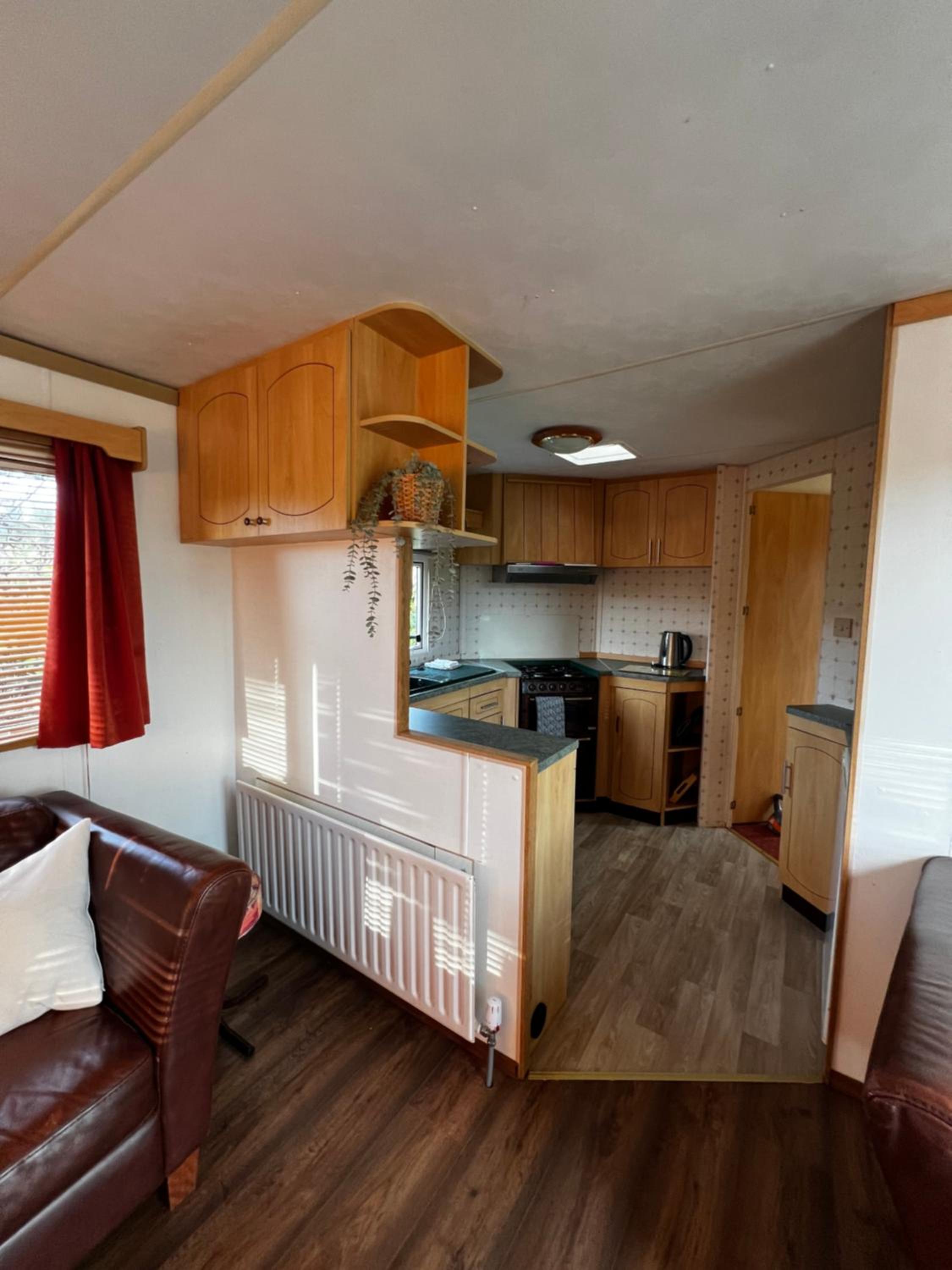 Mobile Home photo 3