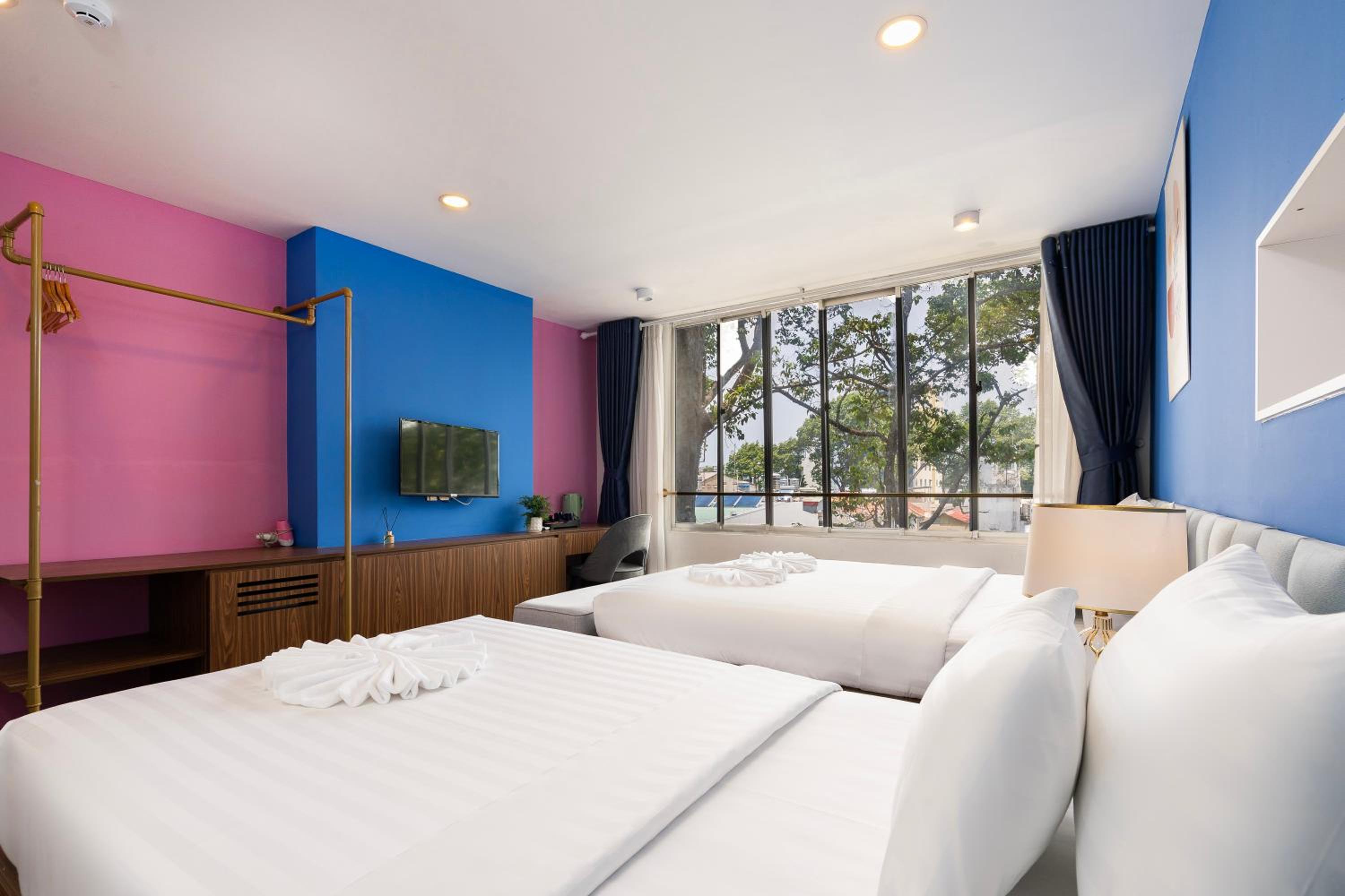 Triple Room with City View