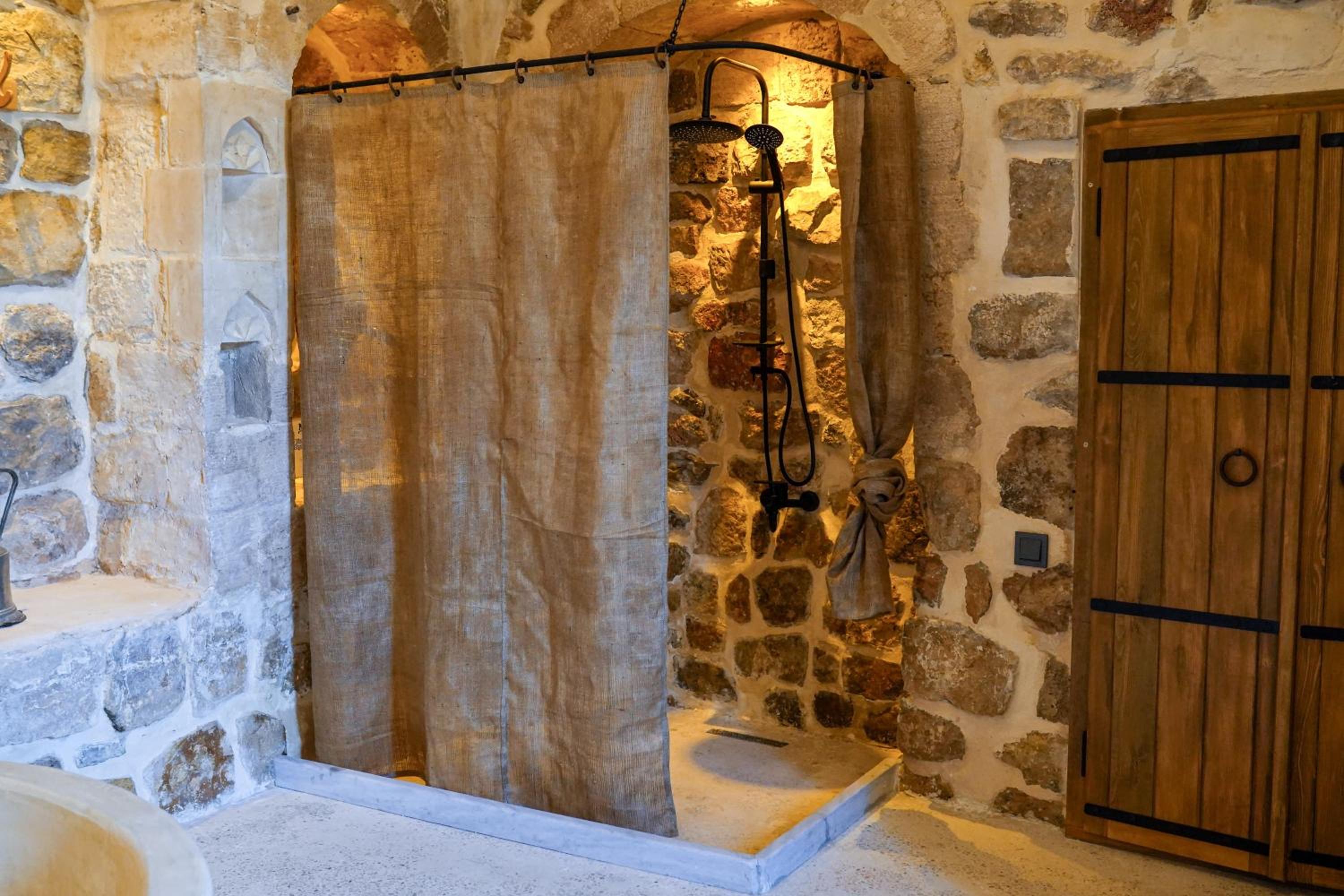 Deluxe Double Room with Bath photo 2
