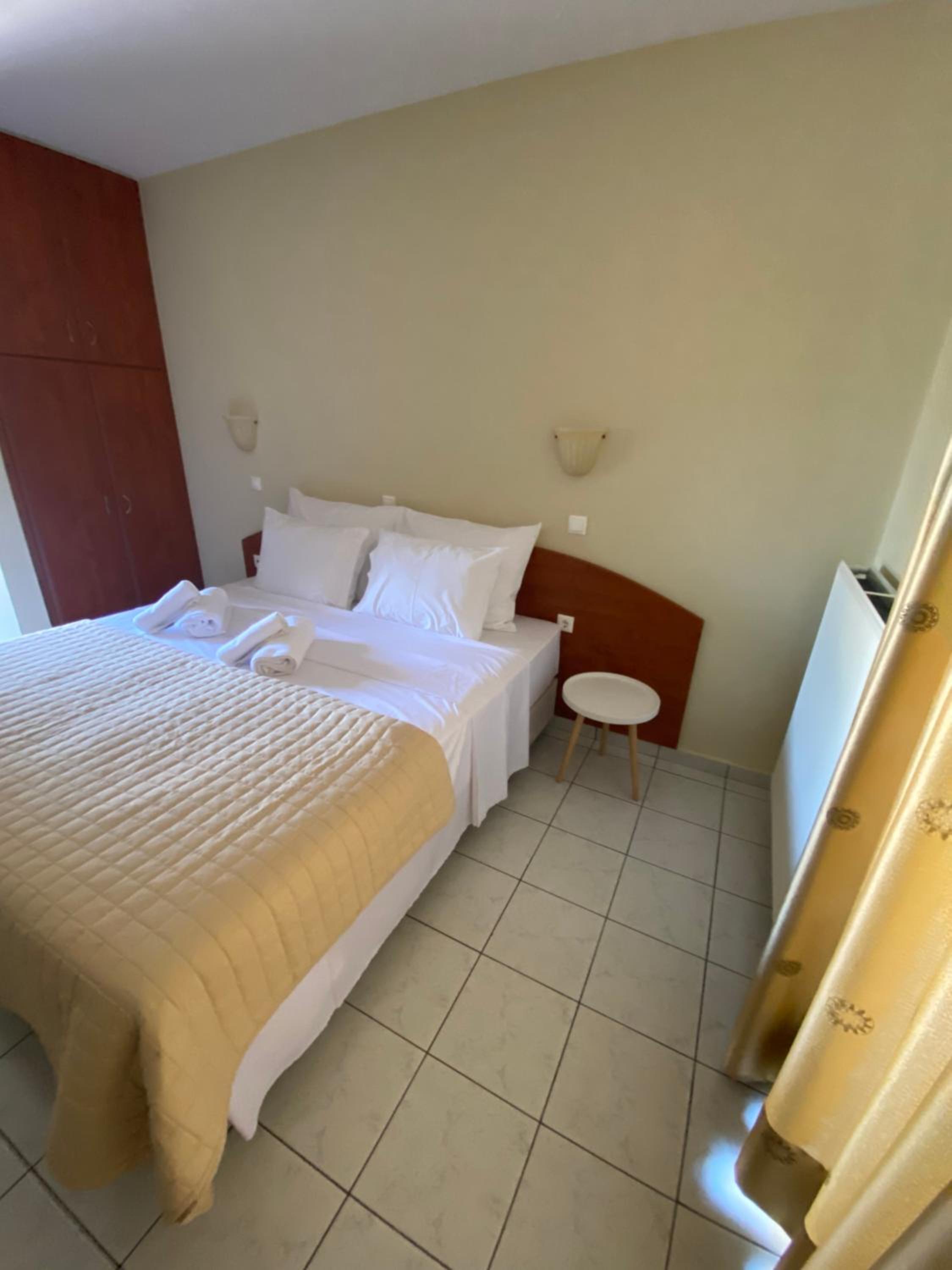 Standard Twin Room - Photo 15
