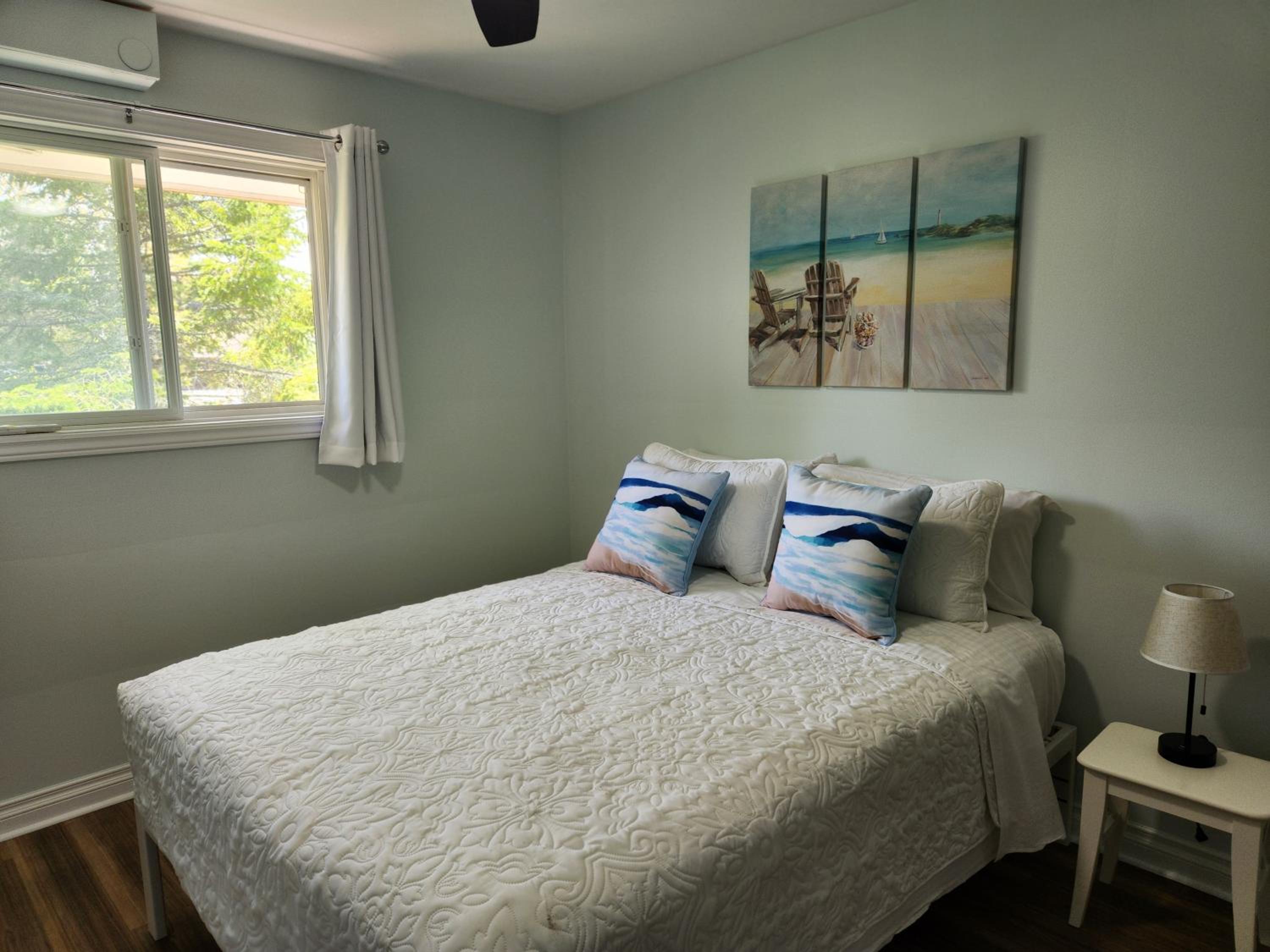 Three-Bedroom House photo 2