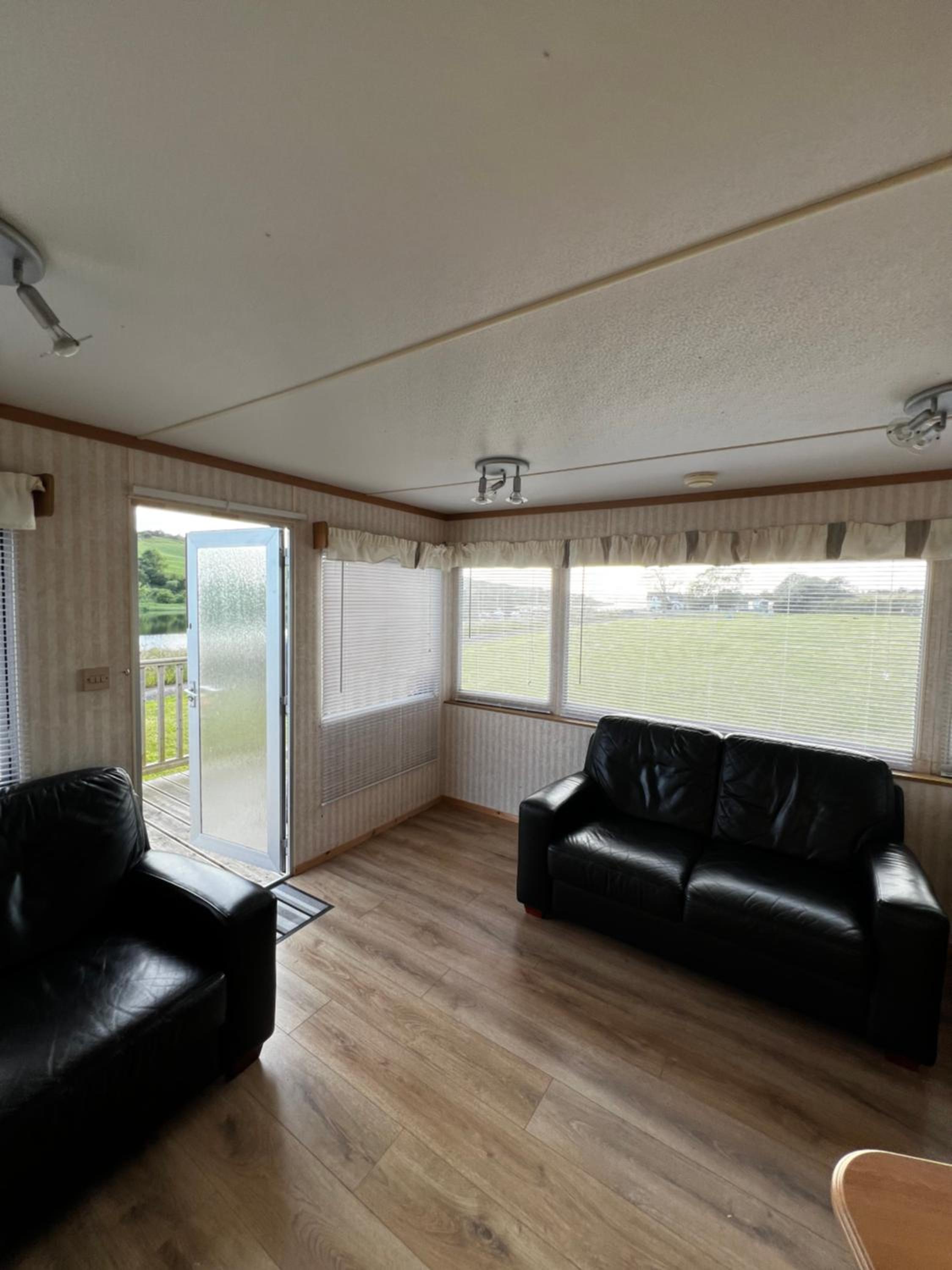 Mobile Home photo 1