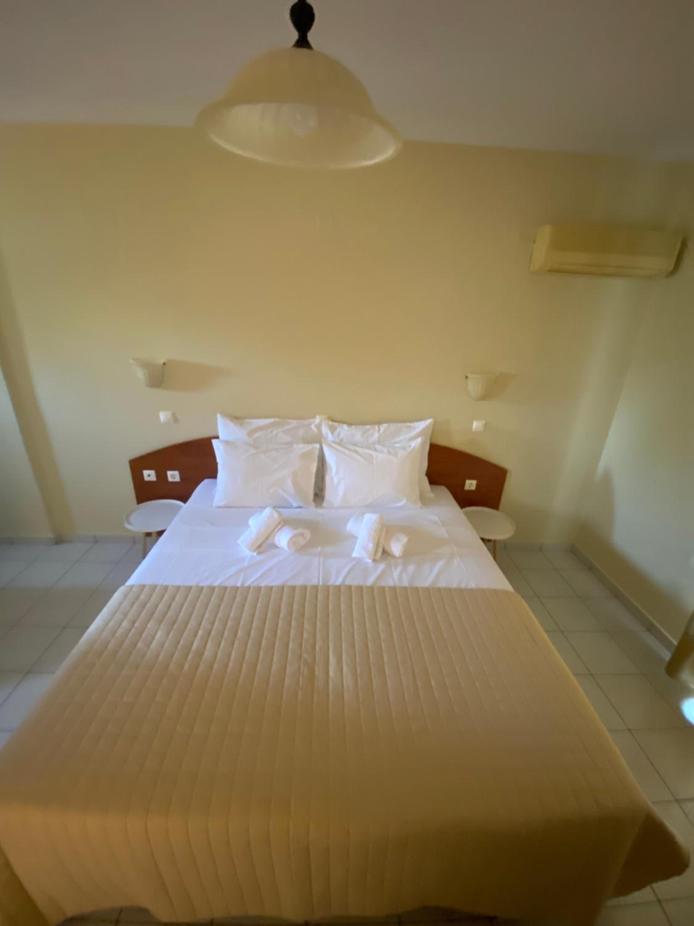 Standard Double or Twin Room - Photo 3