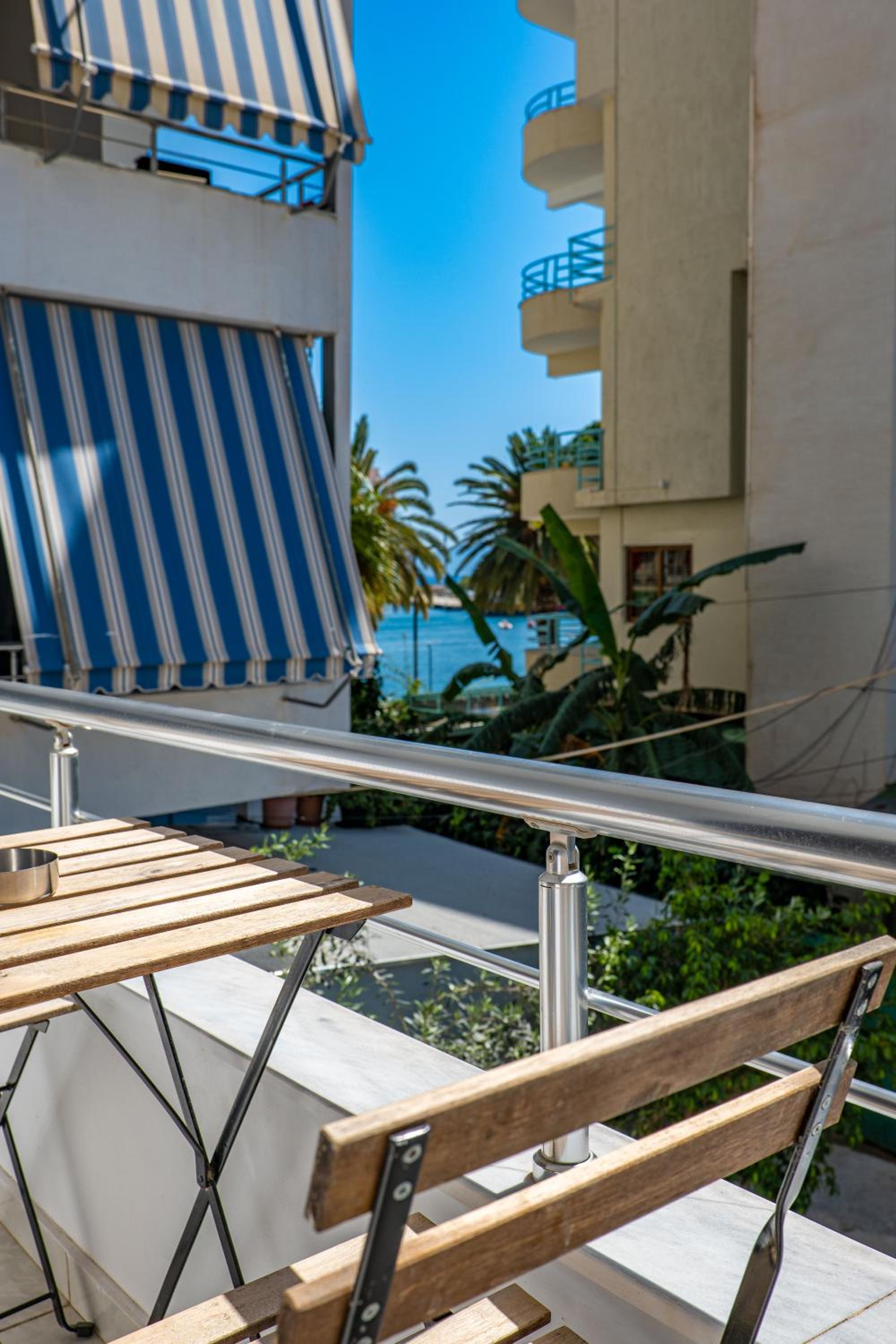Deluxe Double Room With Side Sea View