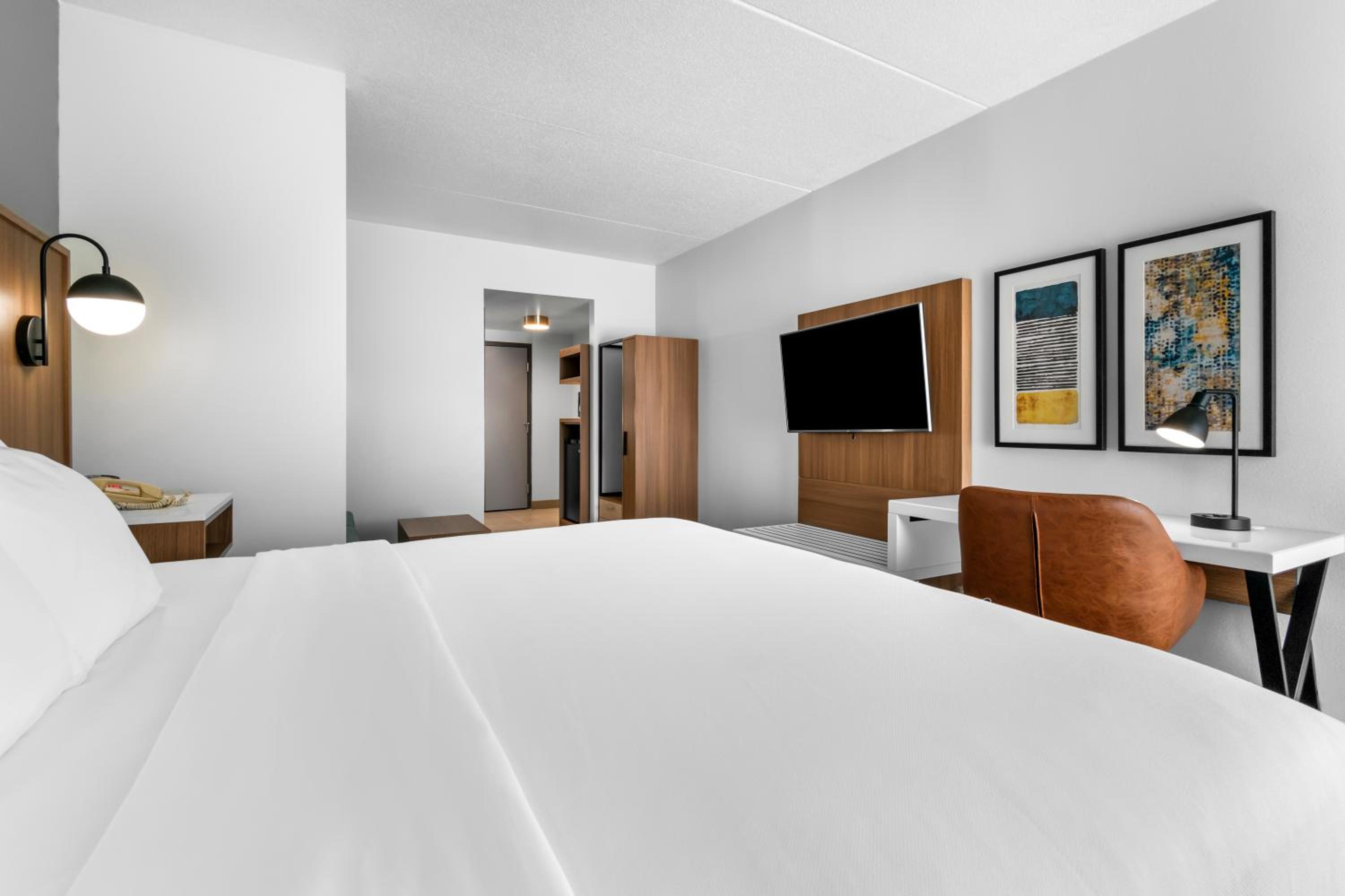 King Room - Non-Smoking - Photo 1
