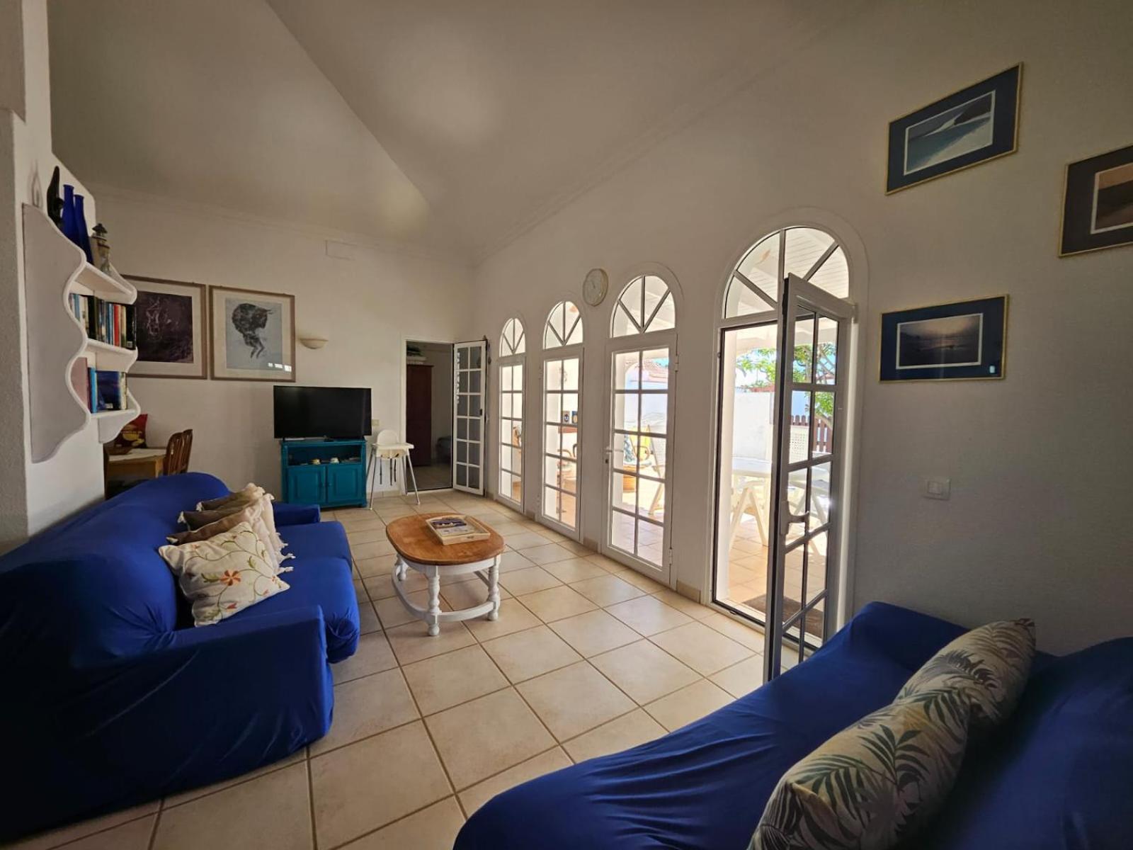 Three-Bedroom House photo 3