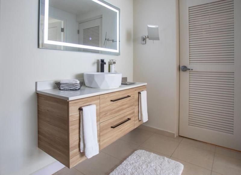 Costa Collection King Room with Mobility Access - Poolside  - Photo 8