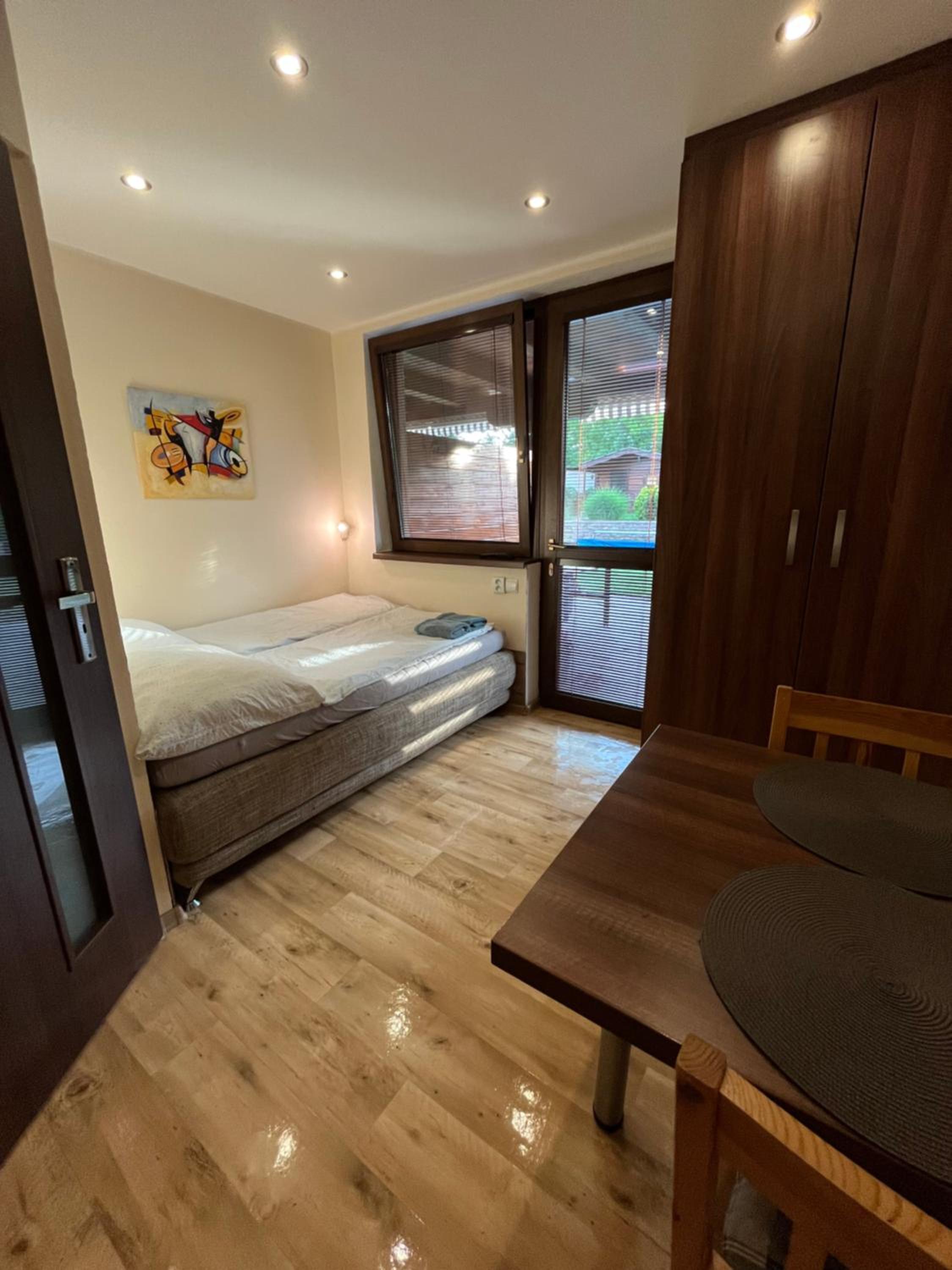 One-Bedroom Apartment with Pool View photo 2
