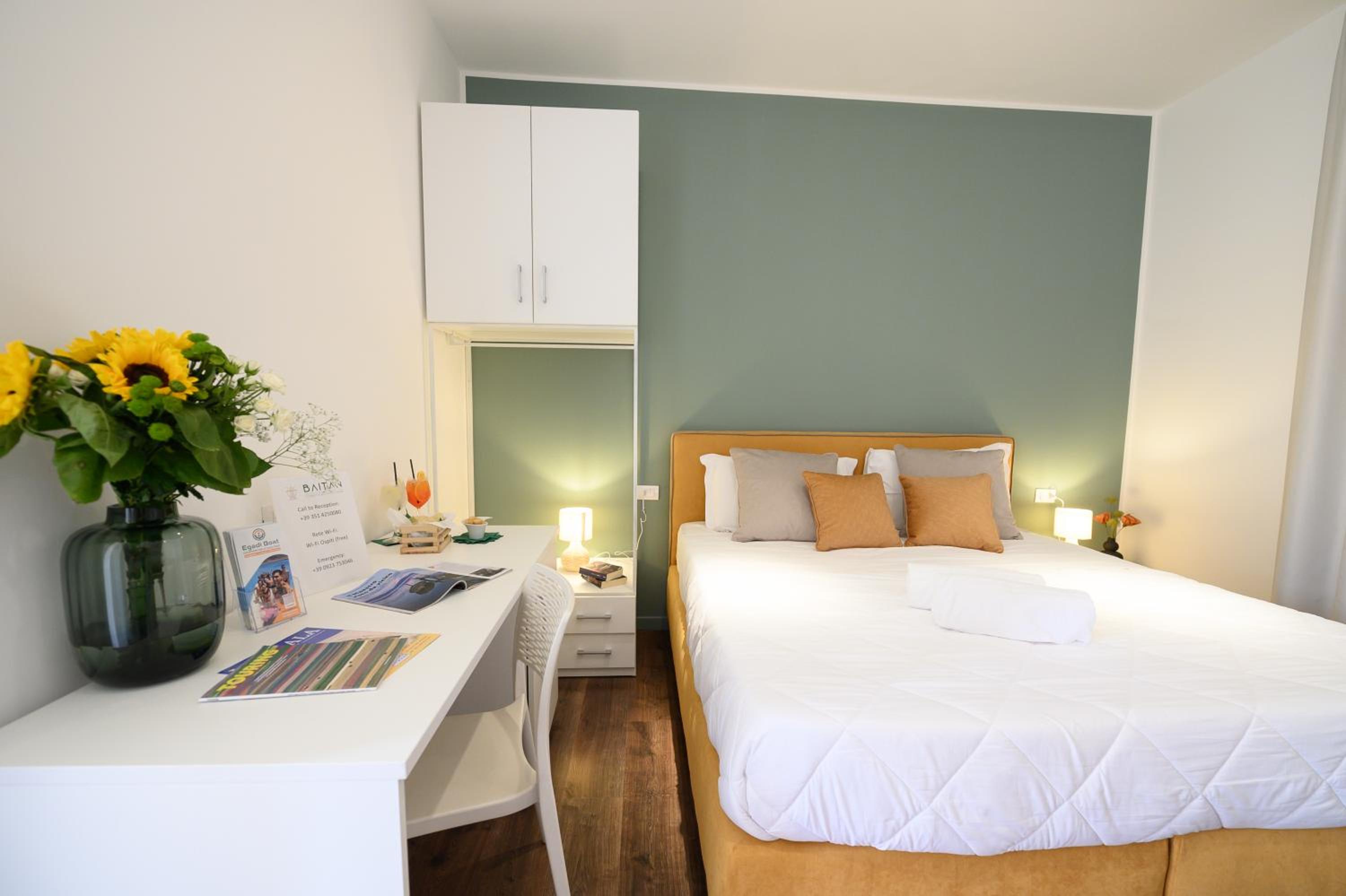 Deluxe Double or Twin Room - Photo 2
