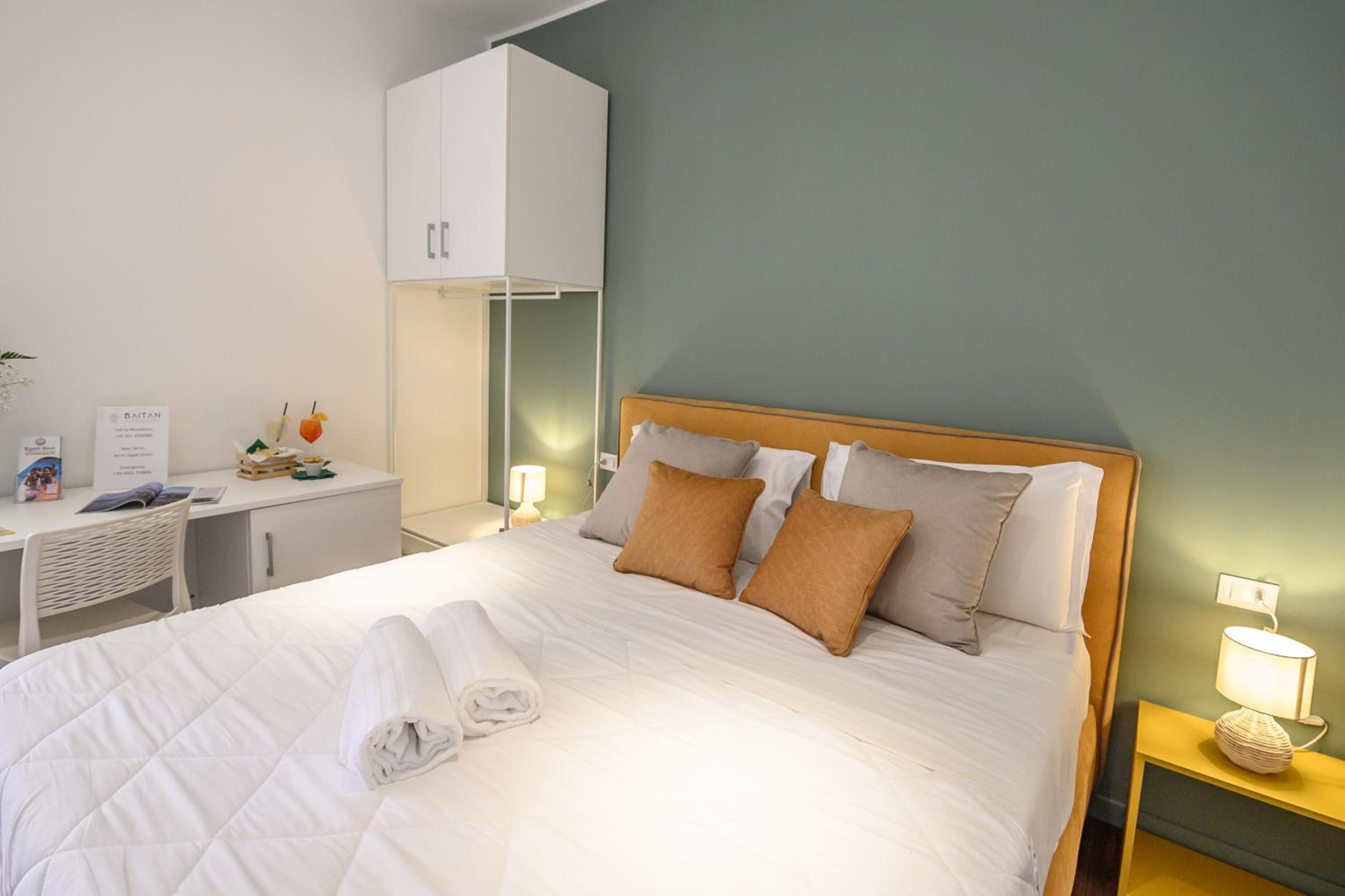 Deluxe Double or Twin Room - Photo 9
