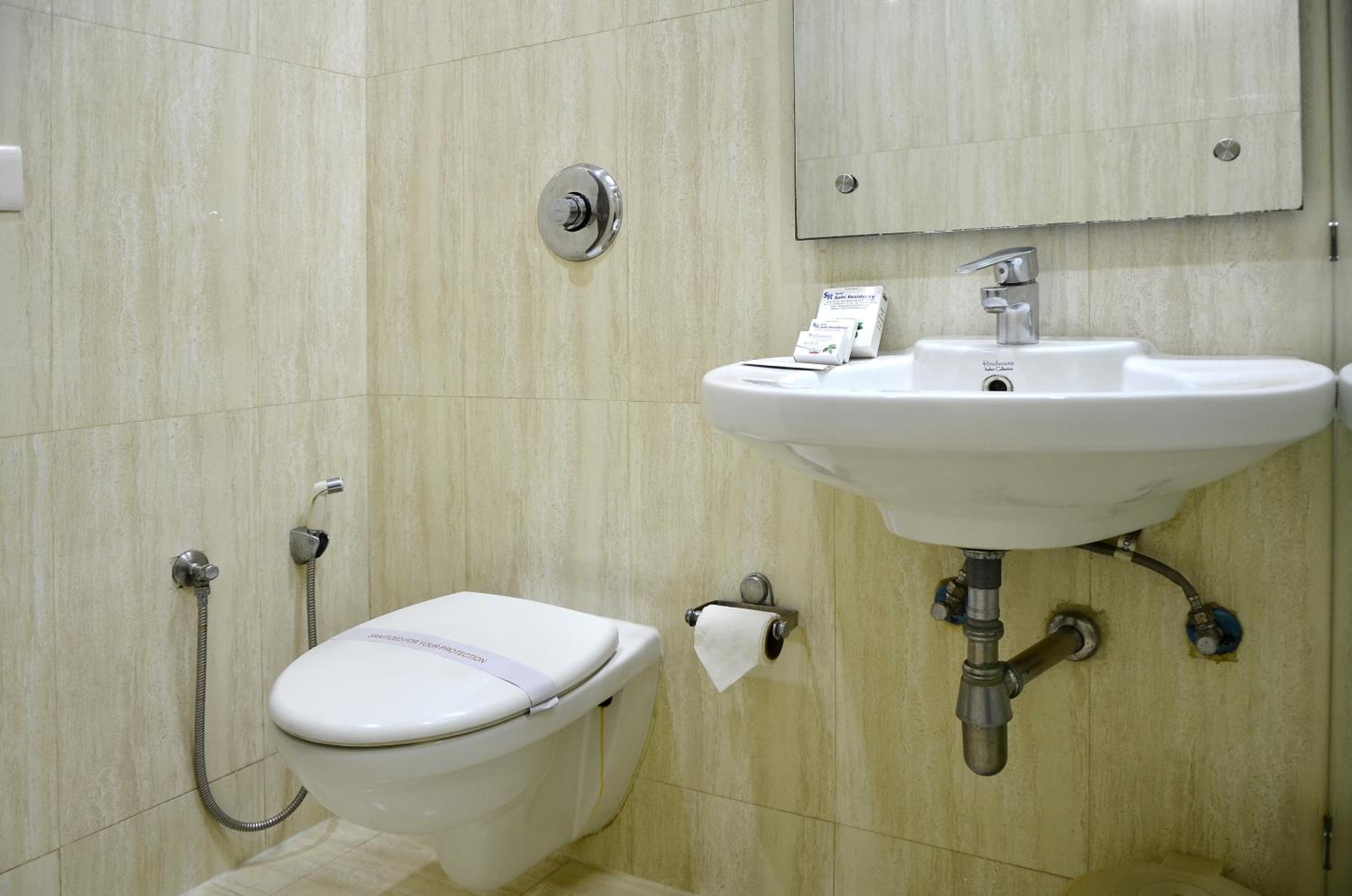 Standard Double or Twin Room - Photo 8