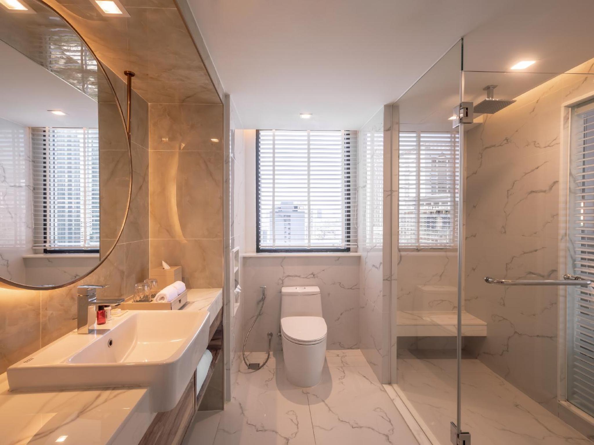 Jacuzzi Corner with Club Lounge Access photo 3