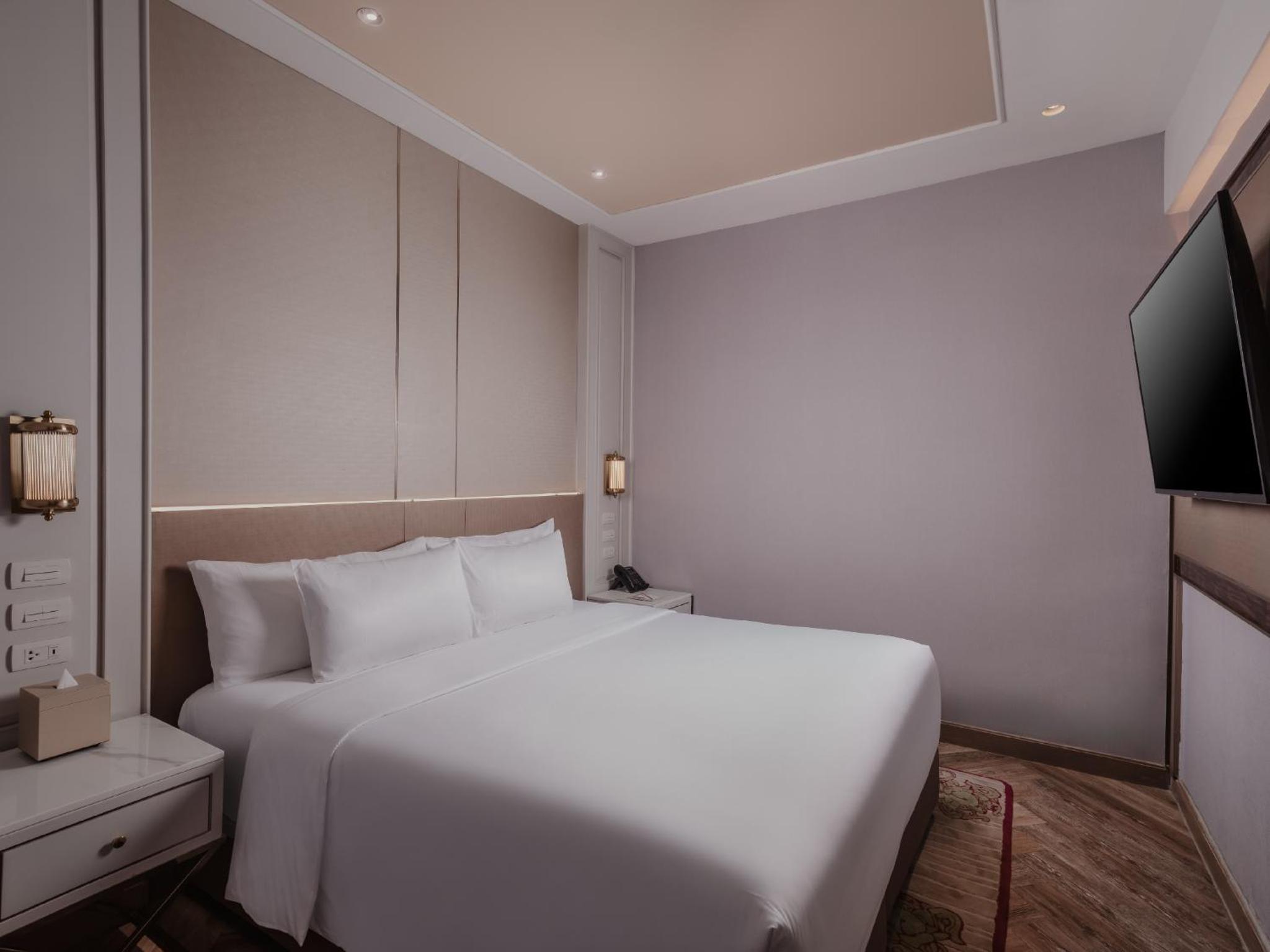 Executive Studio with Club Lounge Access photo 2