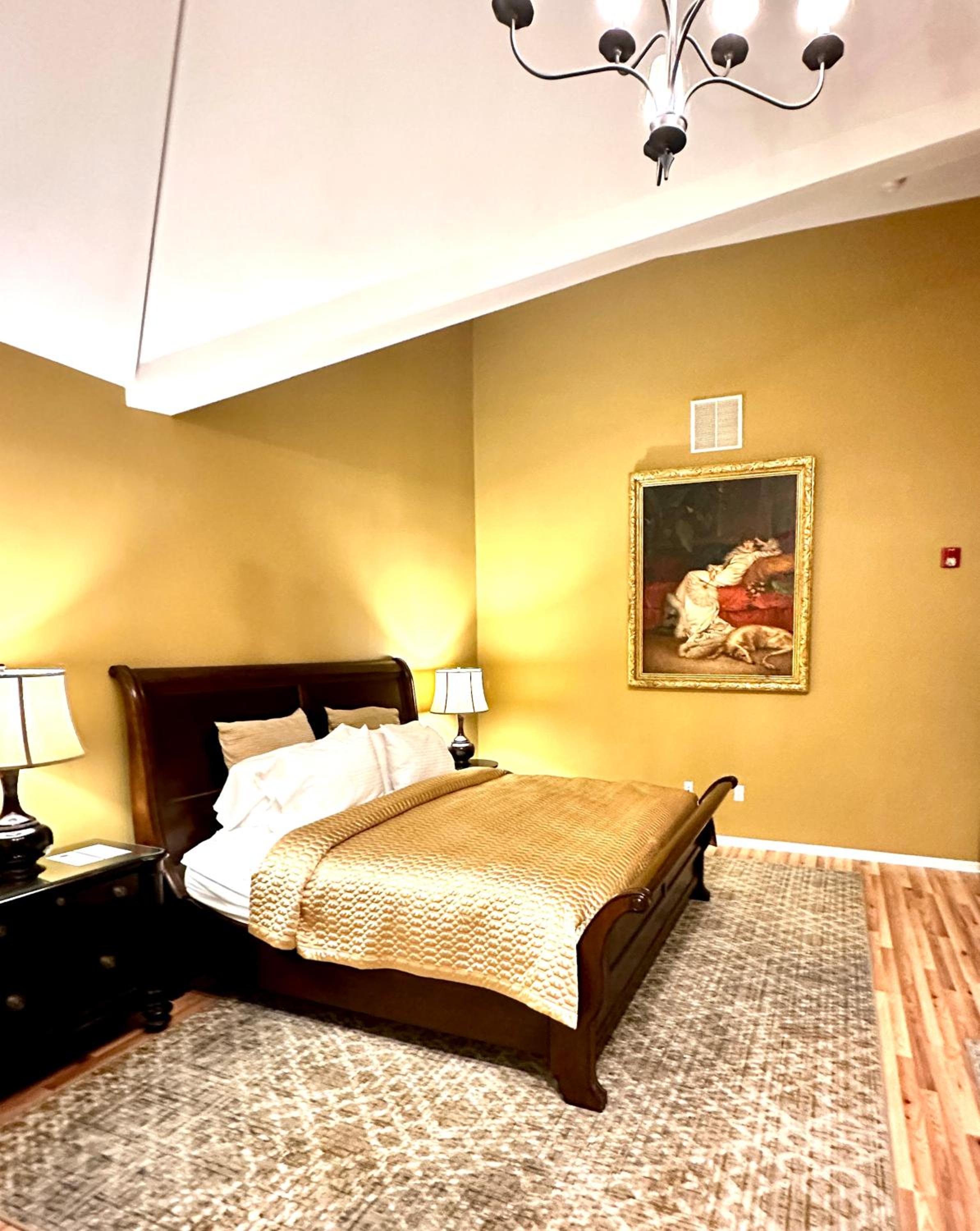 King Suite with Balcony(305)