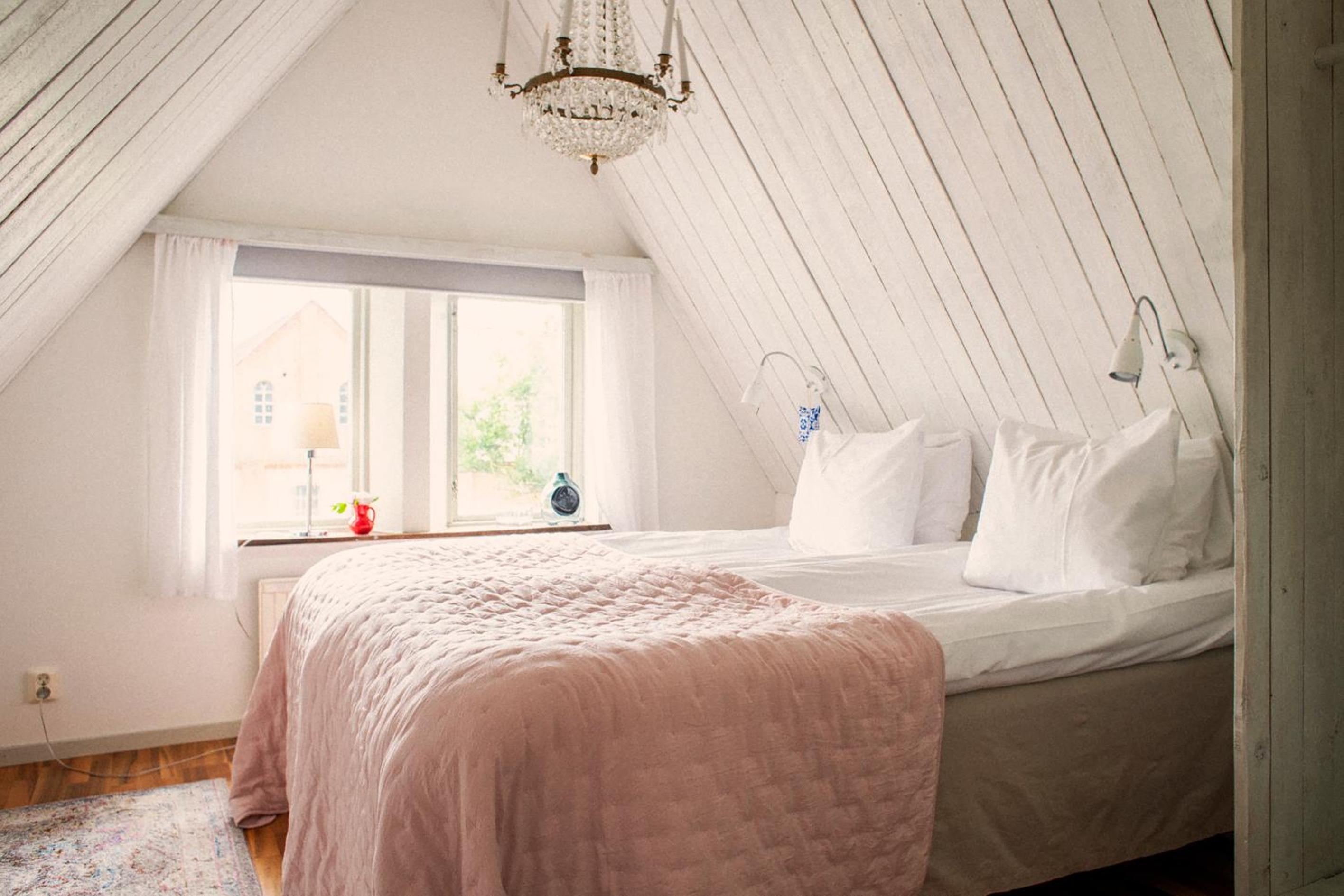 Small Double Room - Photo 1