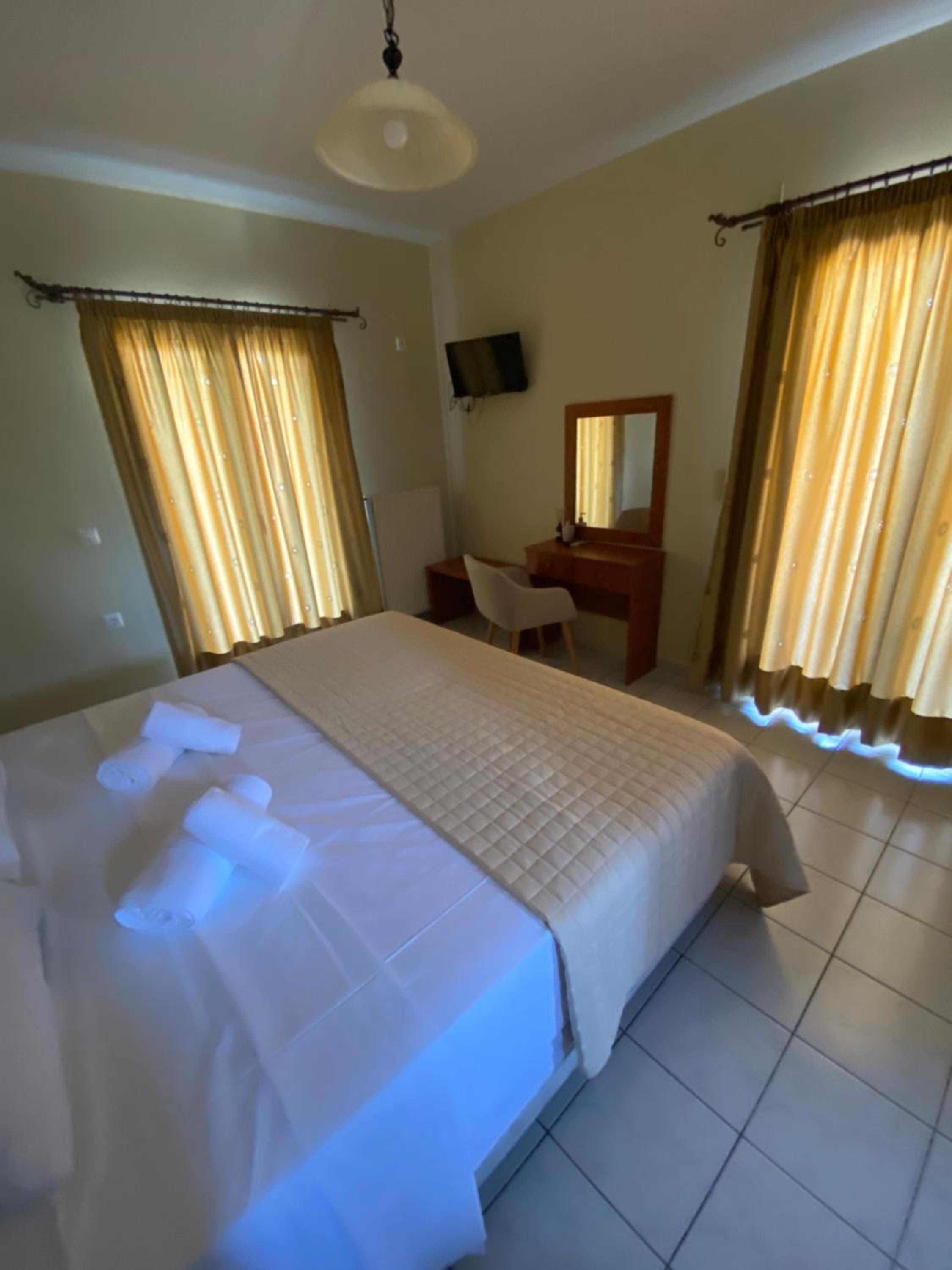 Standard Twin Room - Photo 4