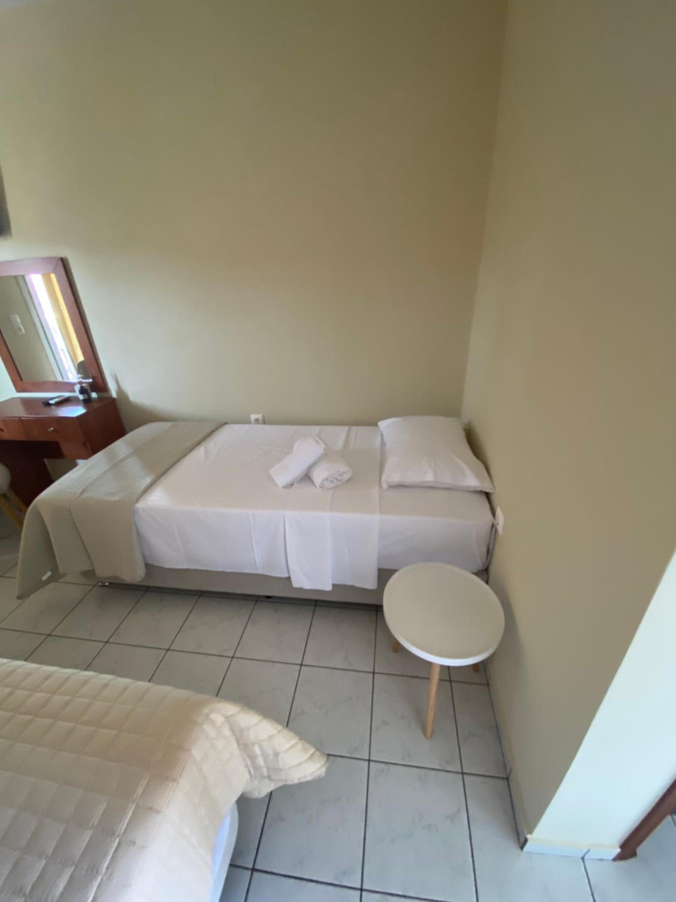 Standard Twin Room - Photo 16