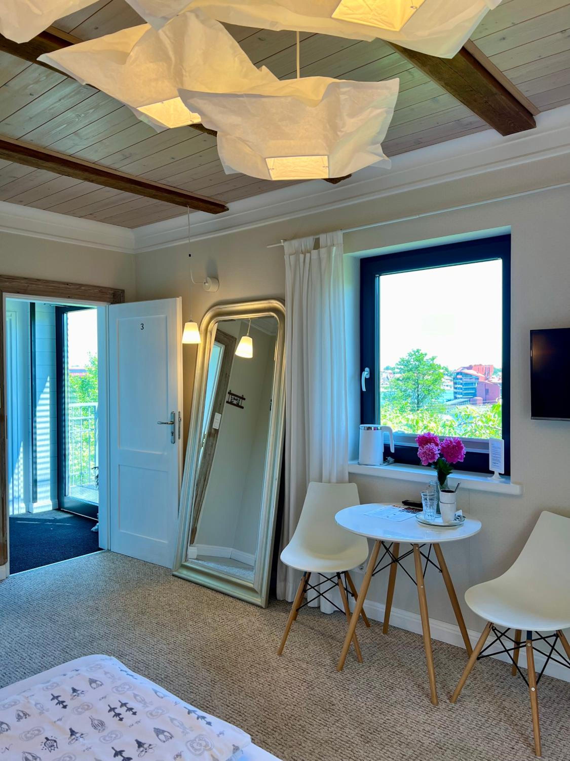 Superior King Room - Photo 3