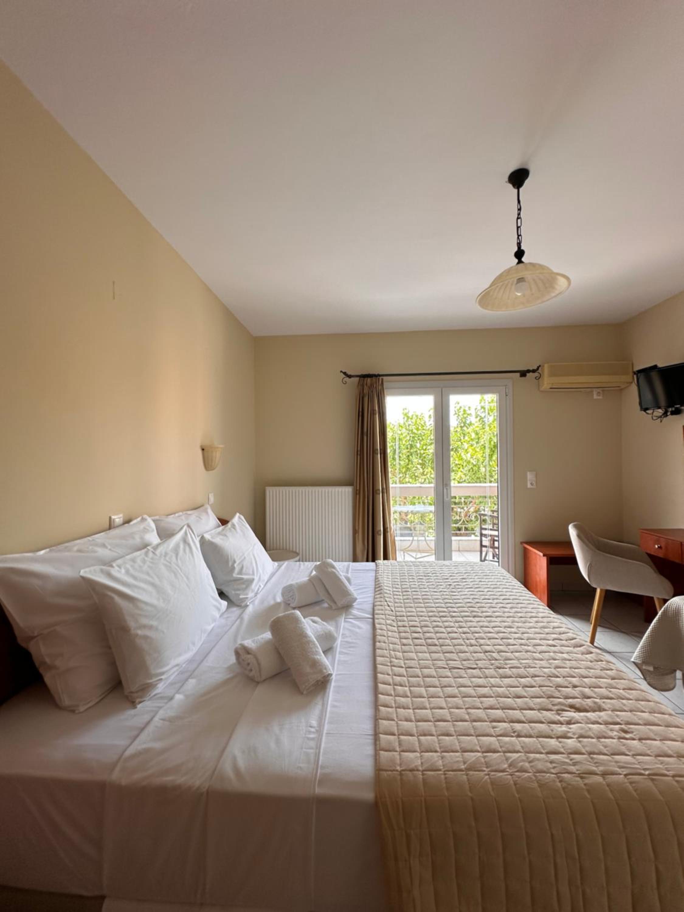 Standard Double or Twin Room - Photo 1