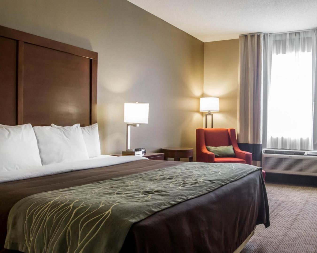 King Room - Disability Access/Non-Smoking - Photo 1