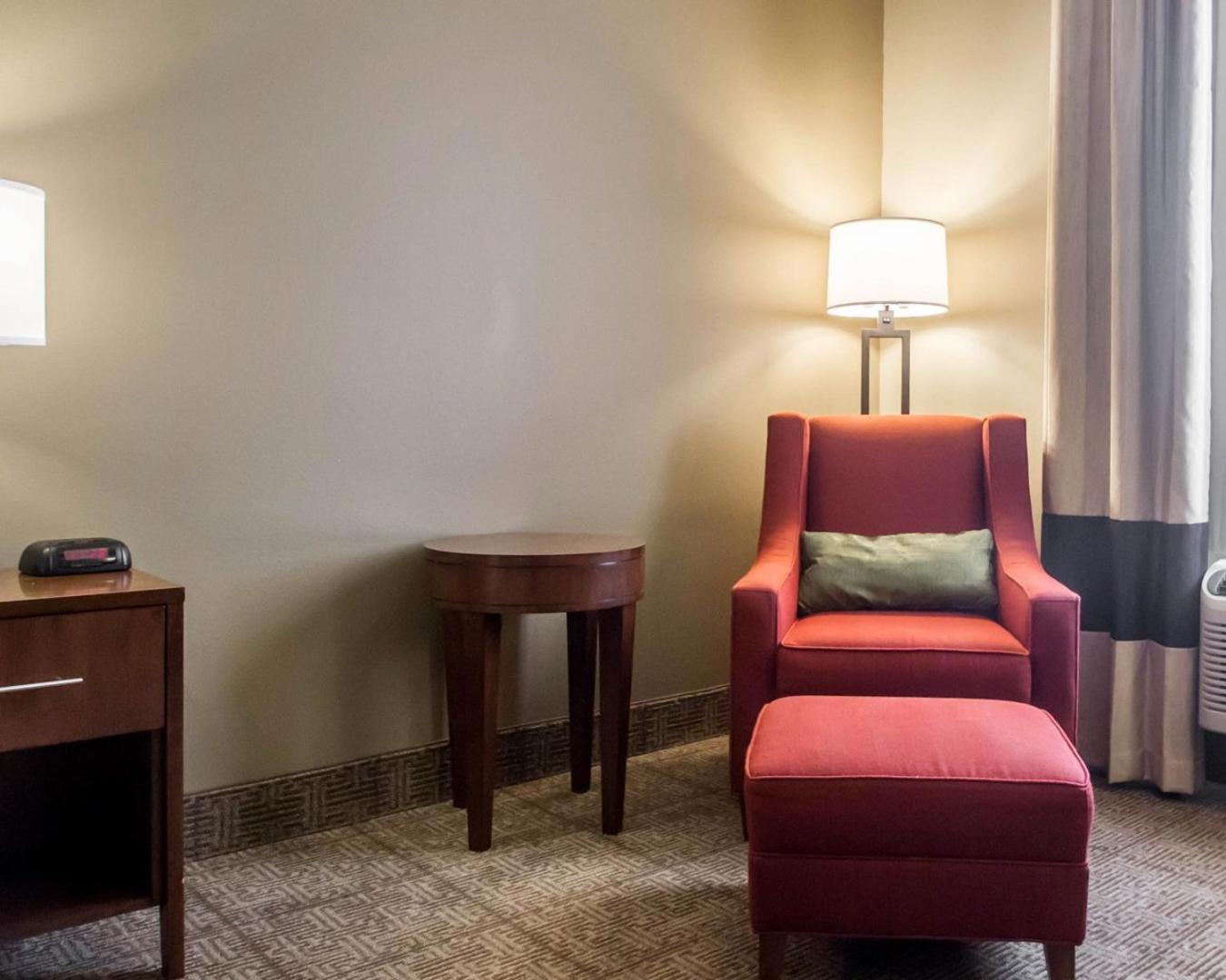 King Room - Disability Access/Non-Smoking - Photo 6