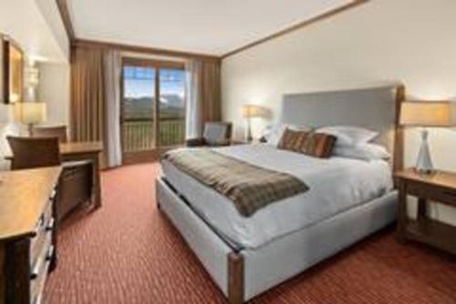 Suite with Mountain View photo 3
