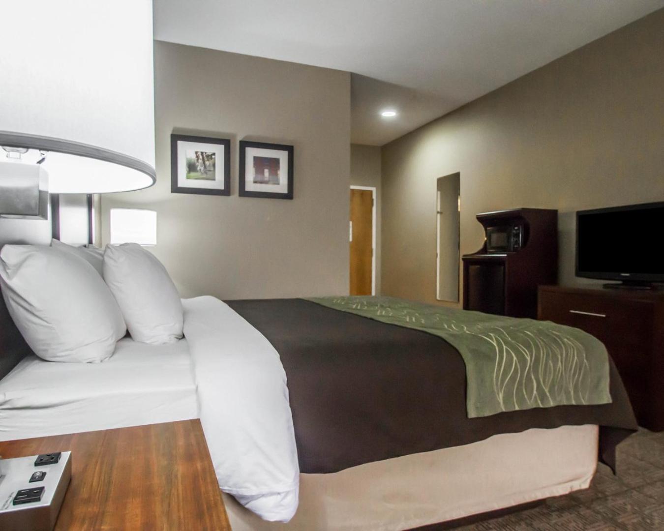King Room - Disability Access/Non-Smoking - Photo 4