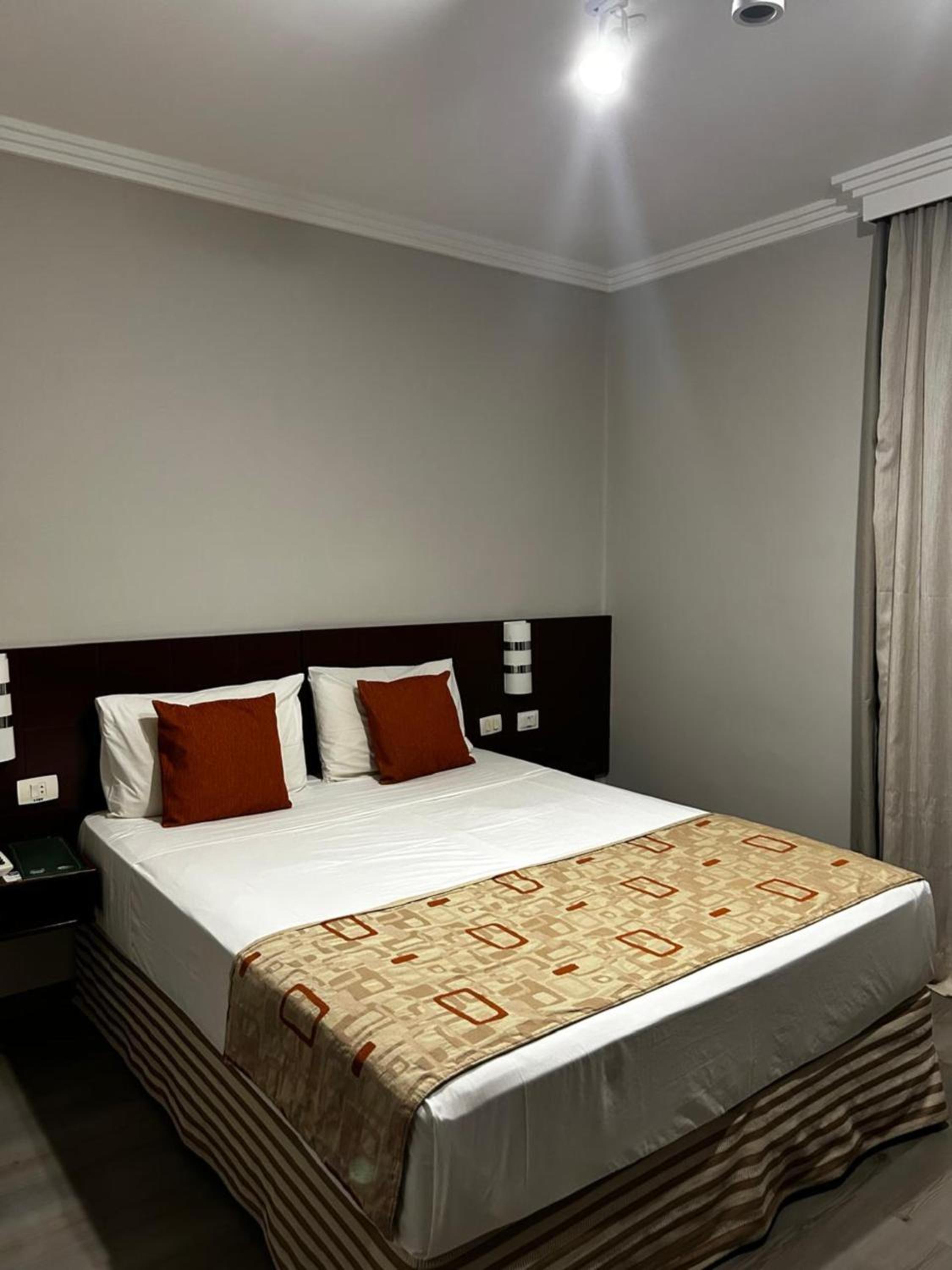 Superior Room with Air Queen Bed photo 2