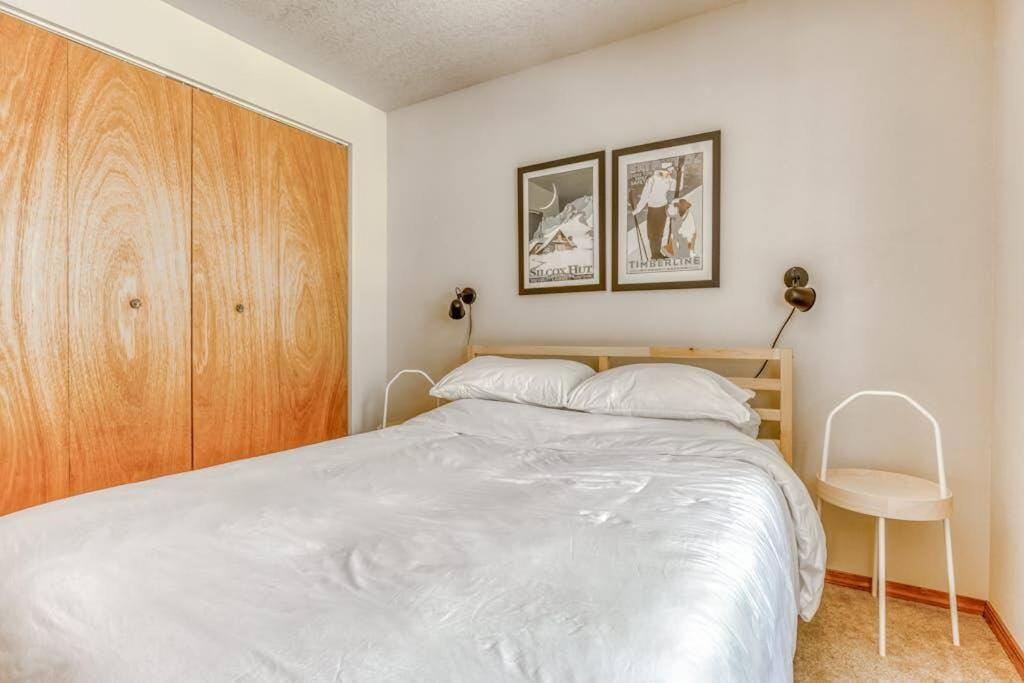 Three-Bedroom House photo 3