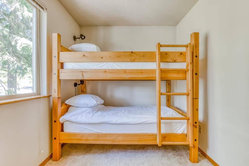 Three-Bedroom House photo 2