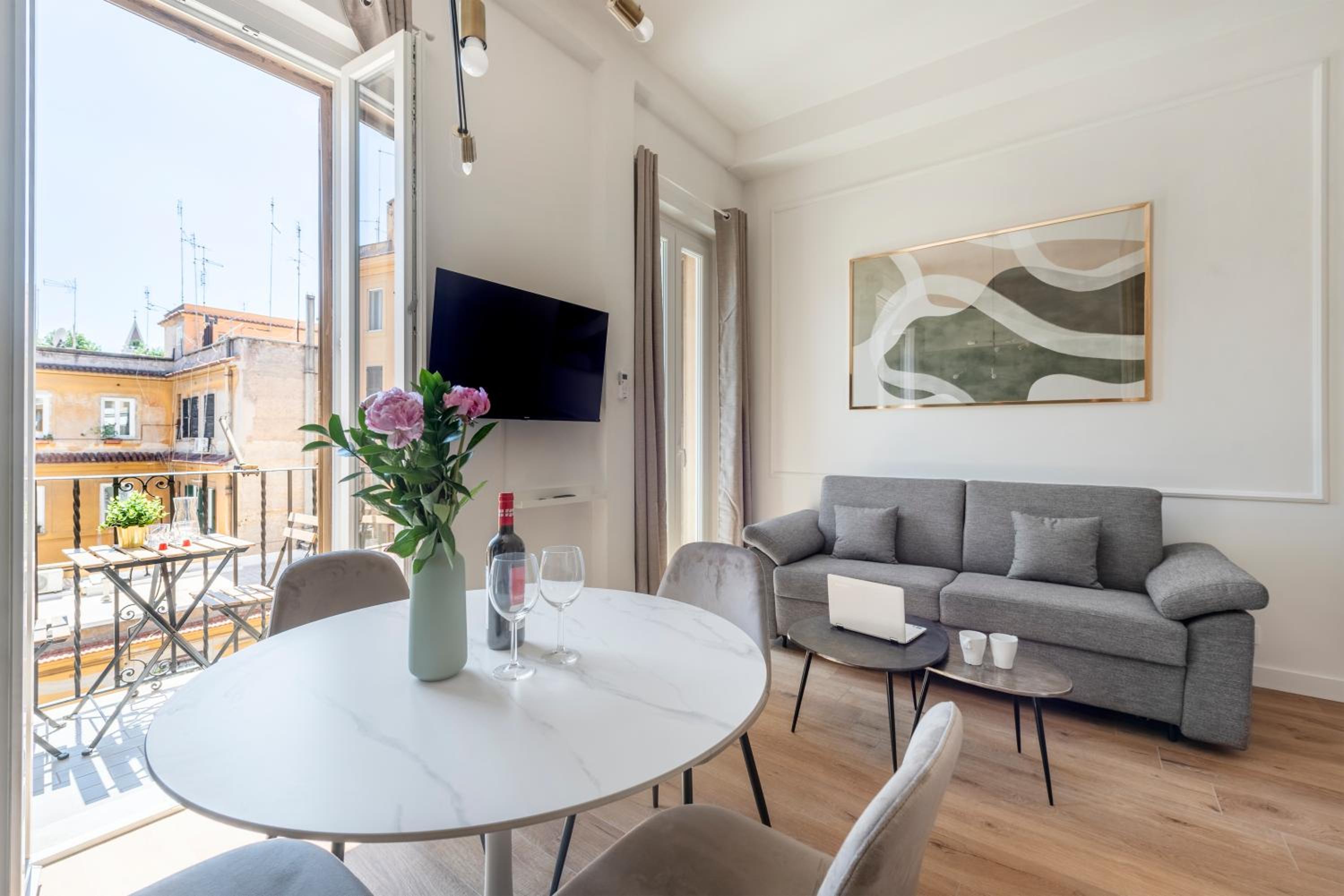 Studio Apartment