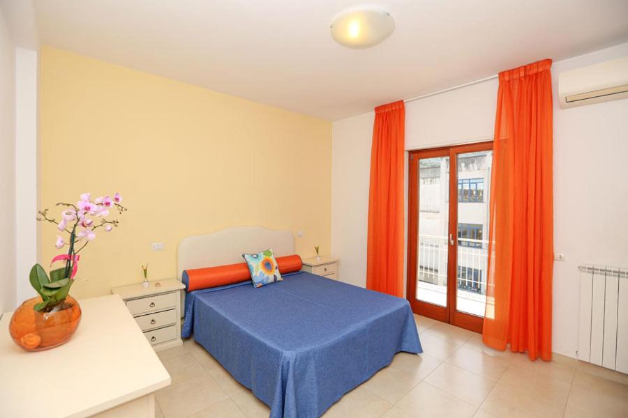 Two-Bedroom Deluxe Apartment with Balcony