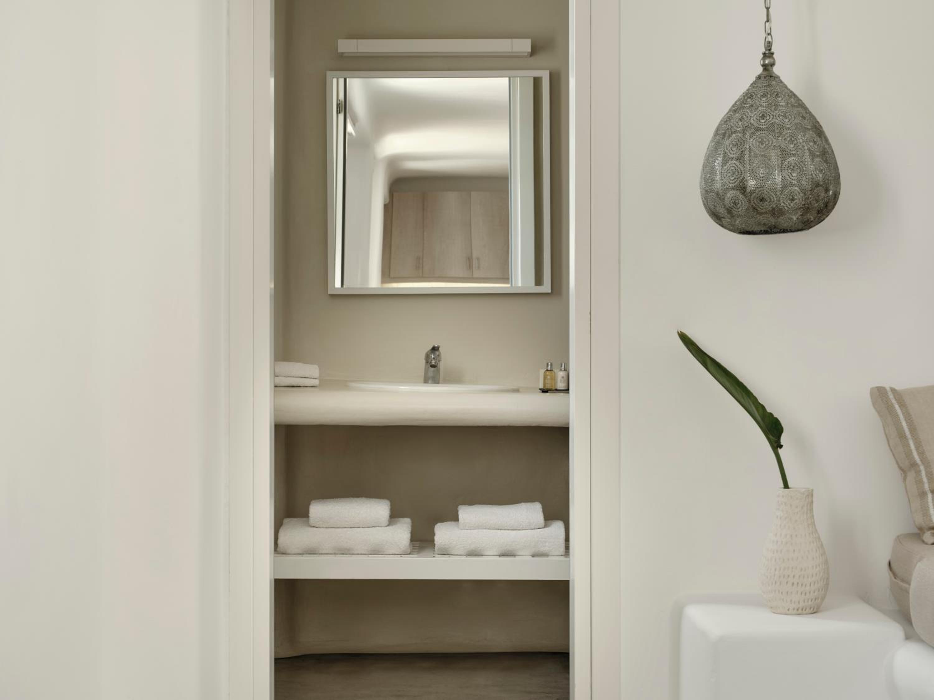 Two-Bedroom Suite with Private Pool and Sea View - Photo 2