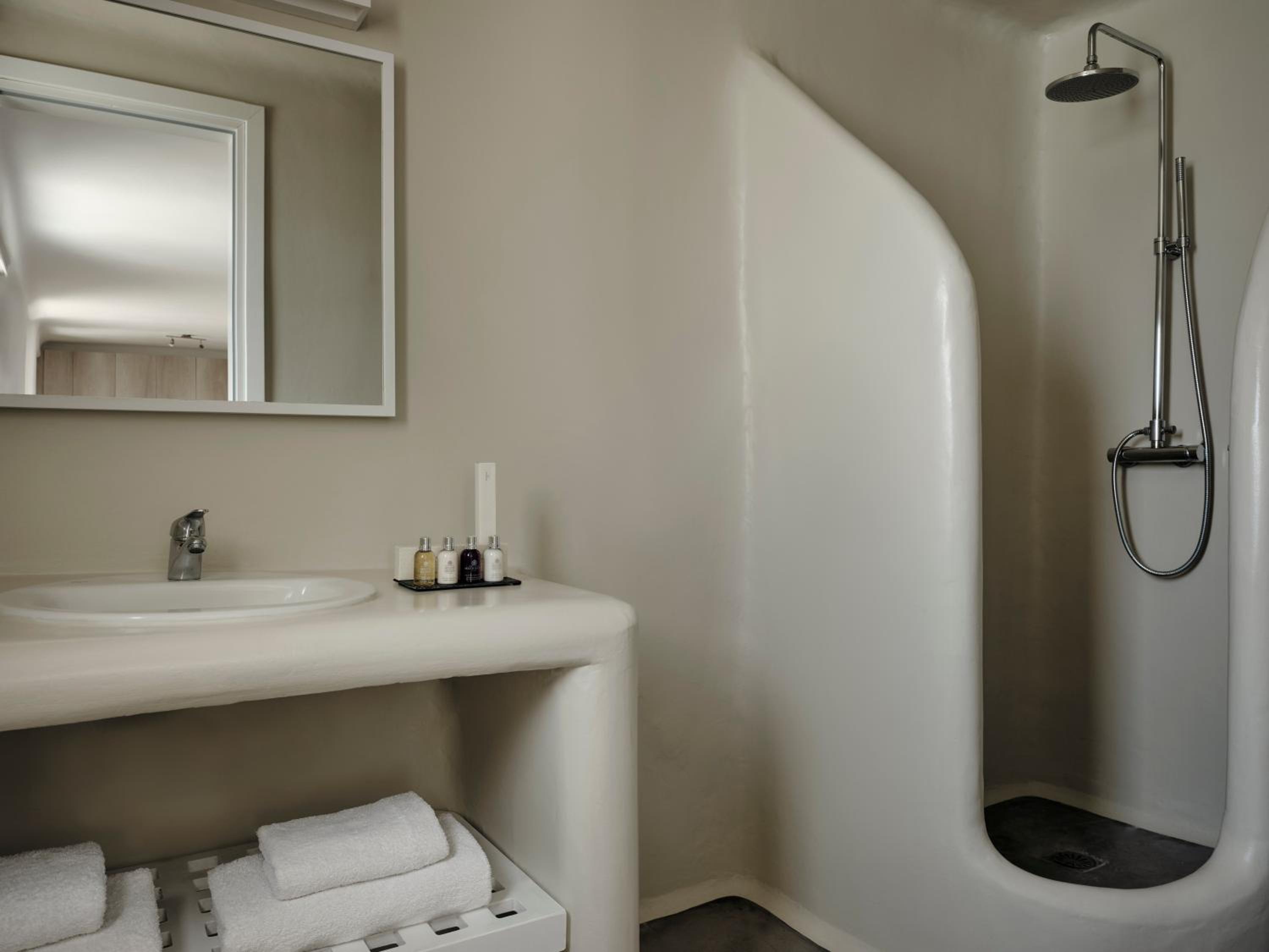Two-Bedroom Suite with Private Pool and Sea View - Photo 6