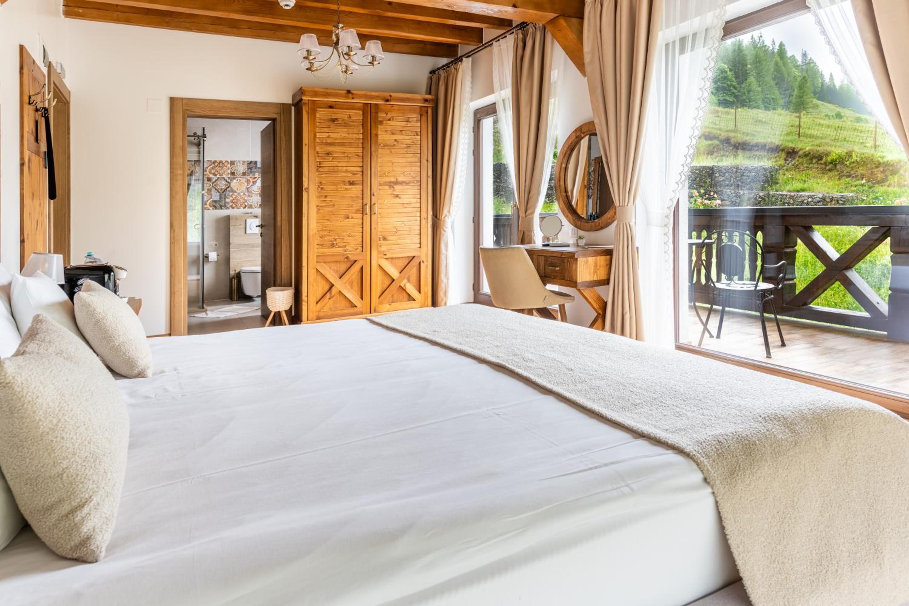 Superior Double Room - Photo 2
