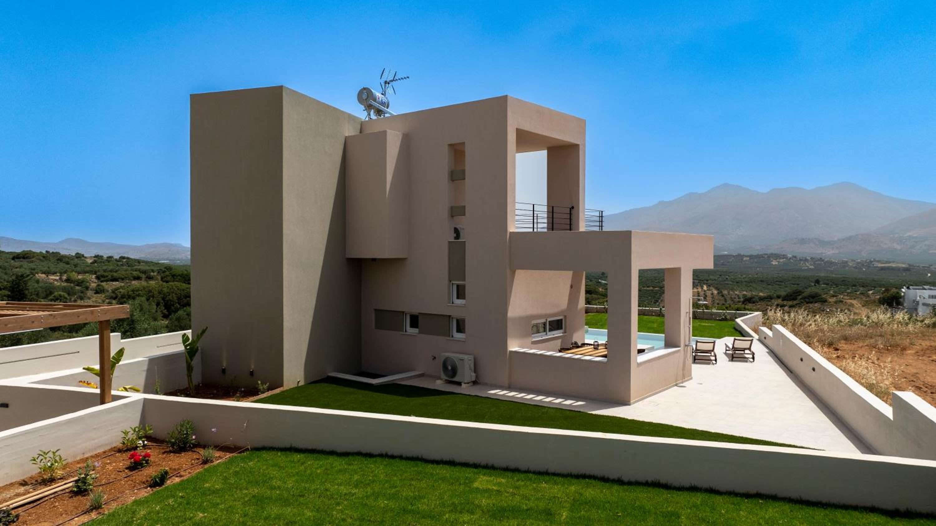 Villa with Private Pool photo 3