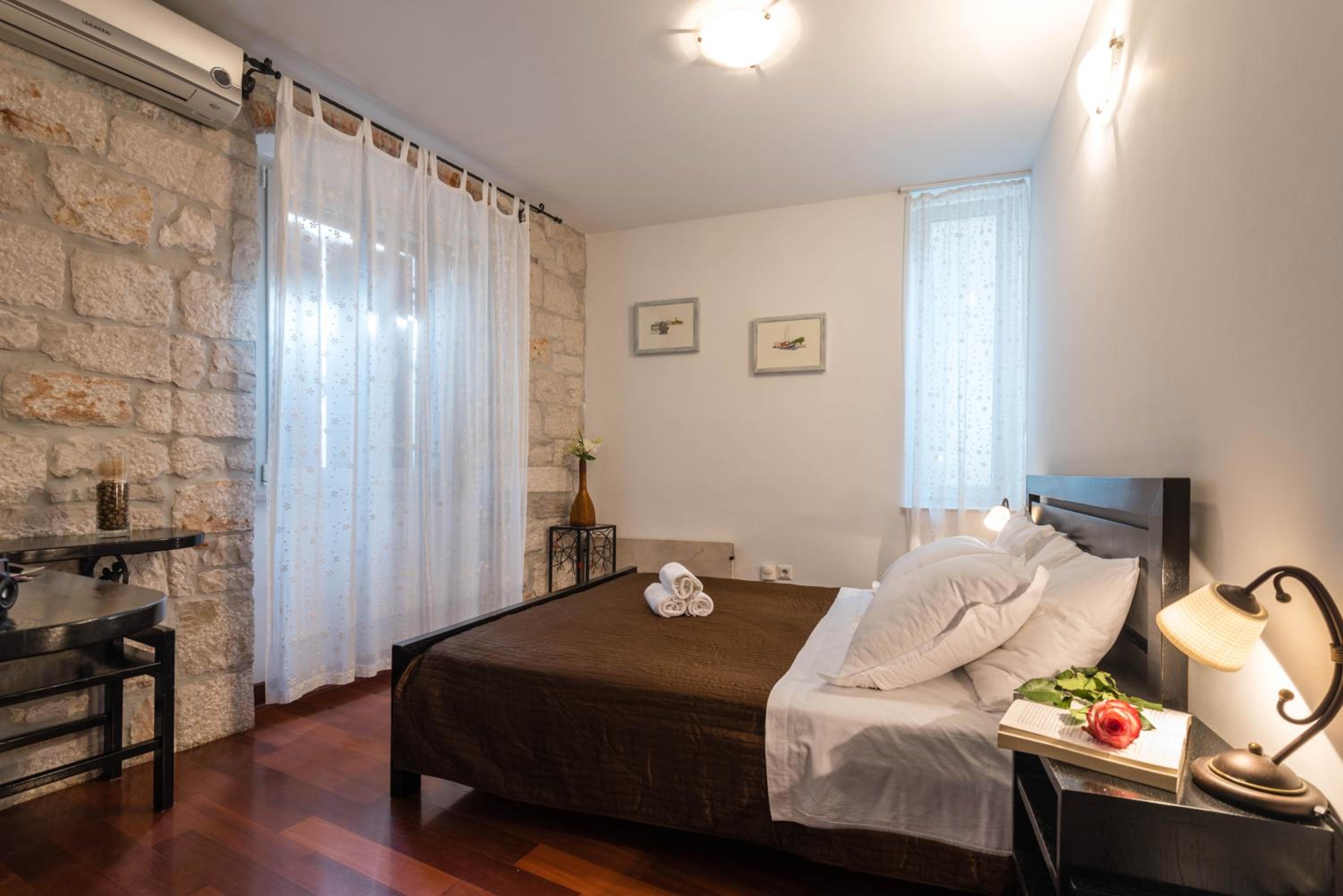Standard Double Room - Photo 4