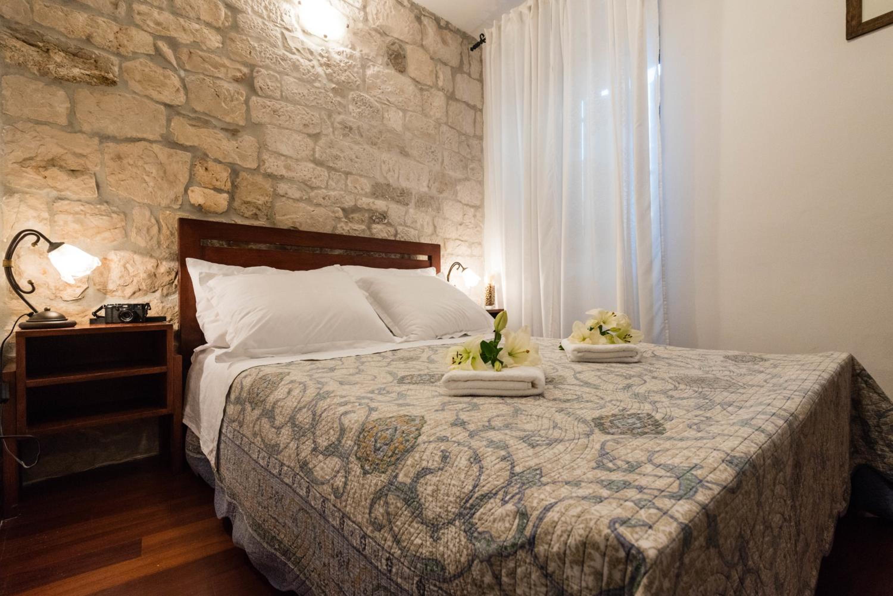 Standard Double Room - Photo 1