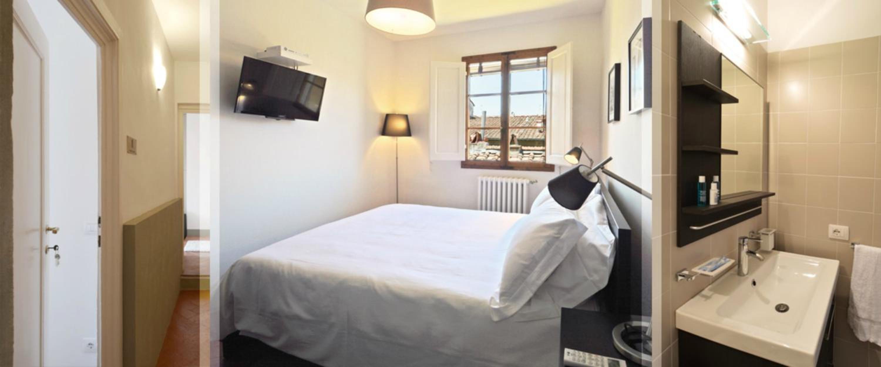 Small Double Room photo 1