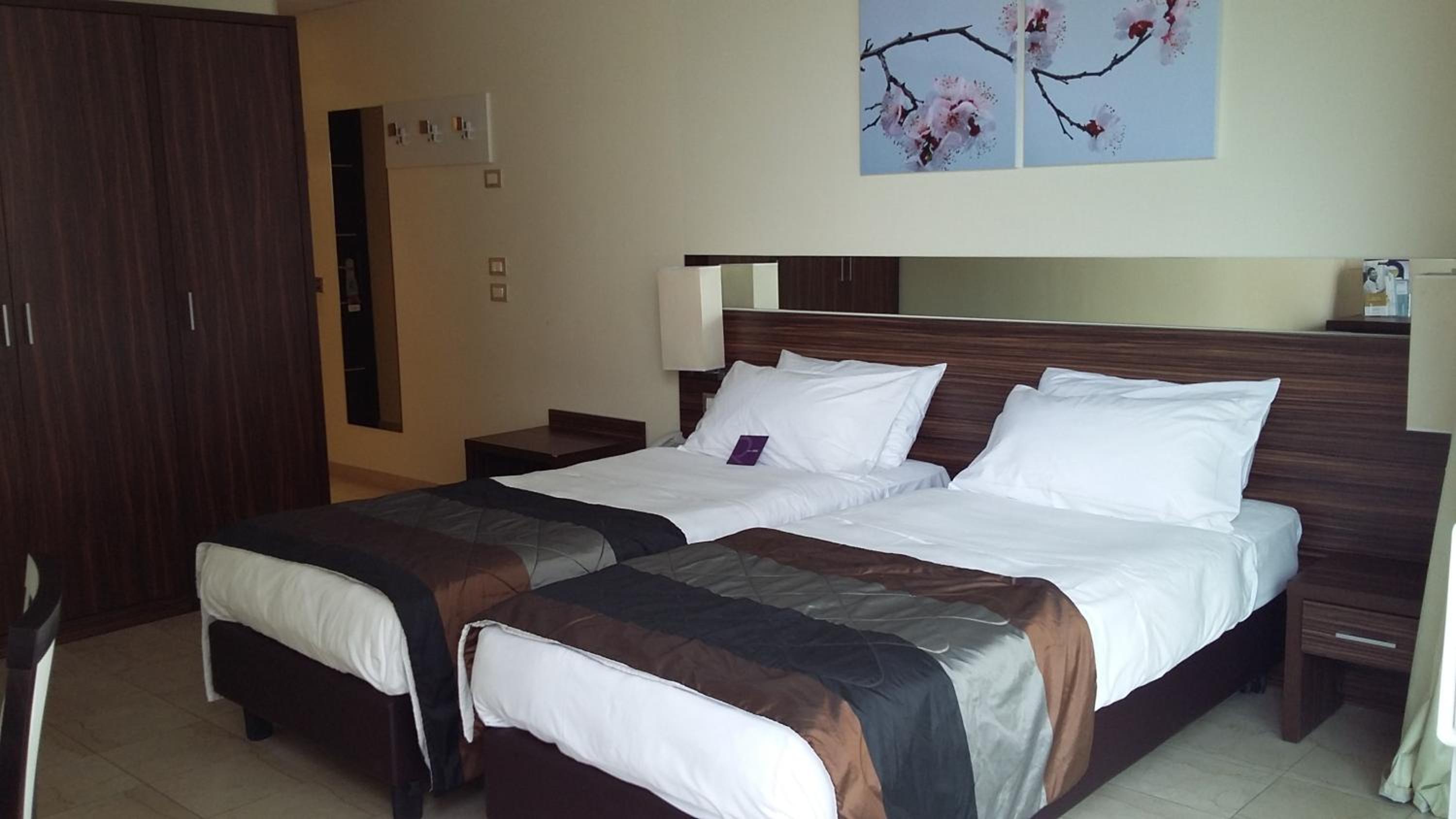 Classic Twin Room with Terrace - Photo 5