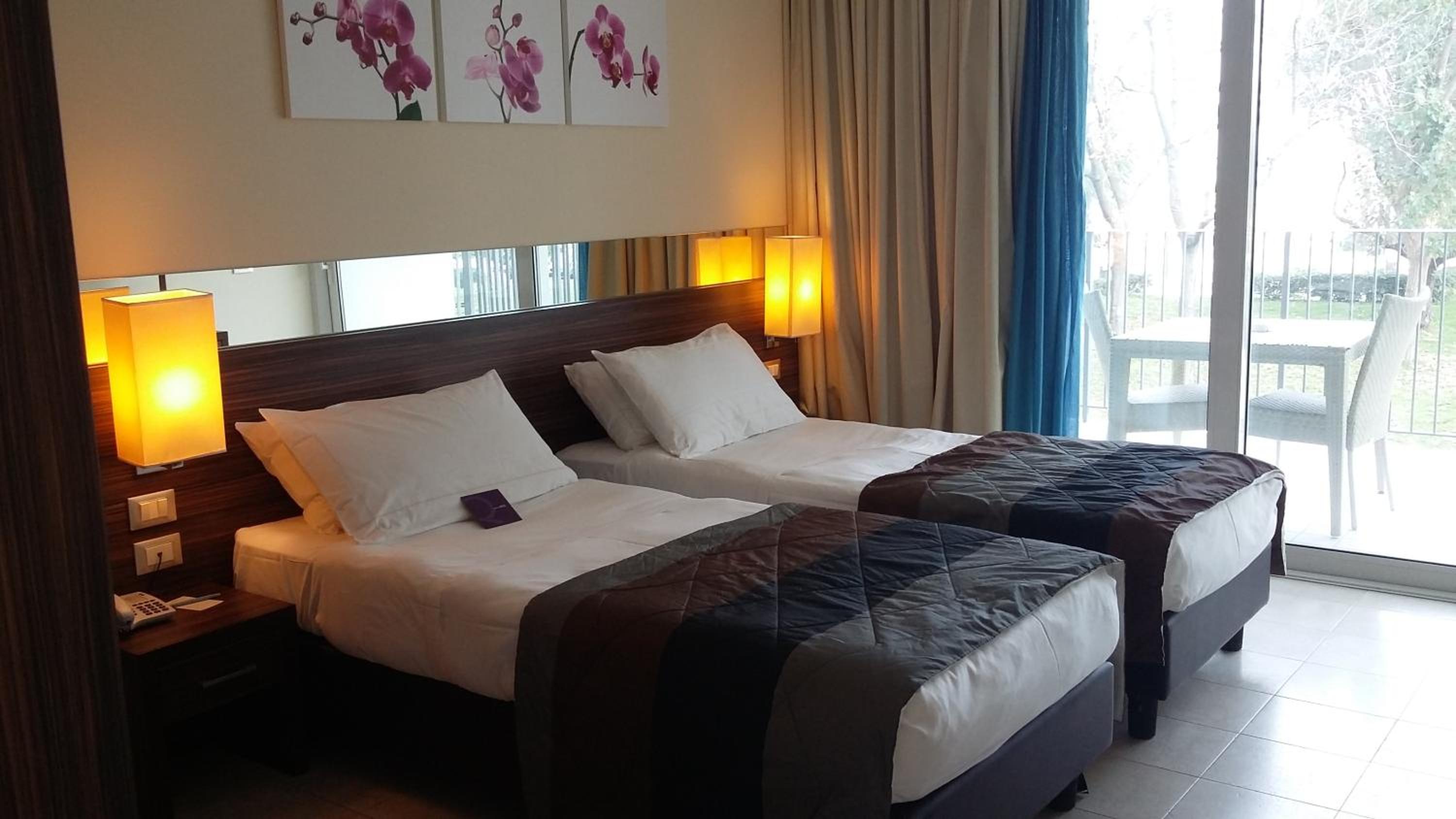 Privilege Twin Room with Balcony and Sea View - Photo 6
