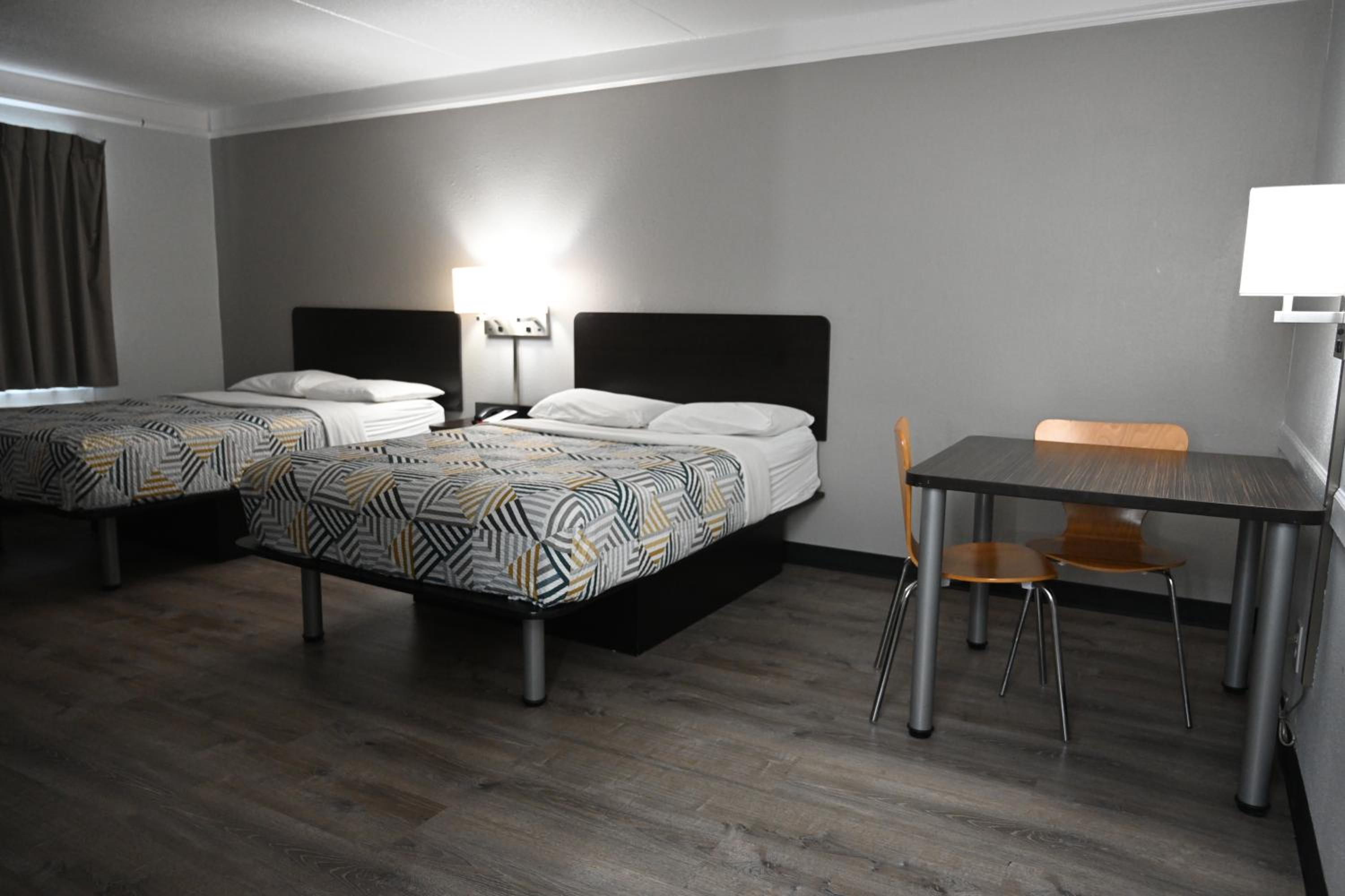 Deluxe Quadruple Room - Photo 1