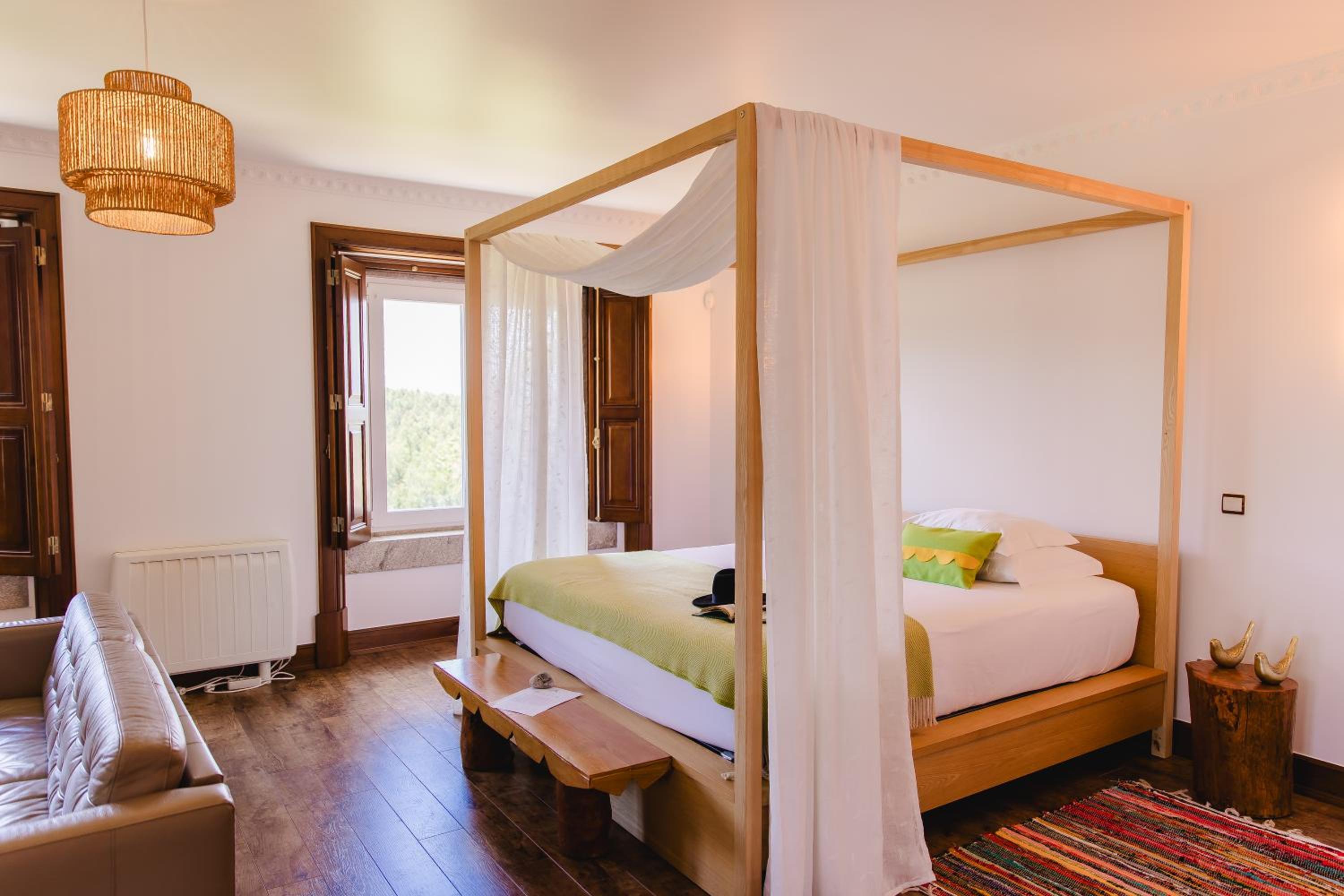 Deluxe King Suite photo 3