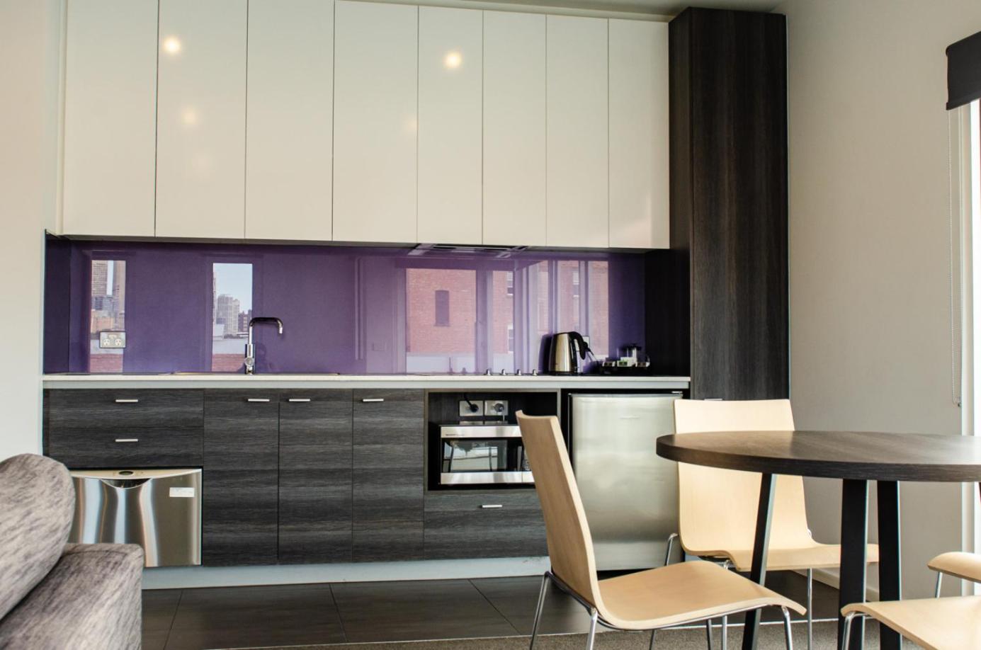 One-Bedroom Apartment thumbnail 6