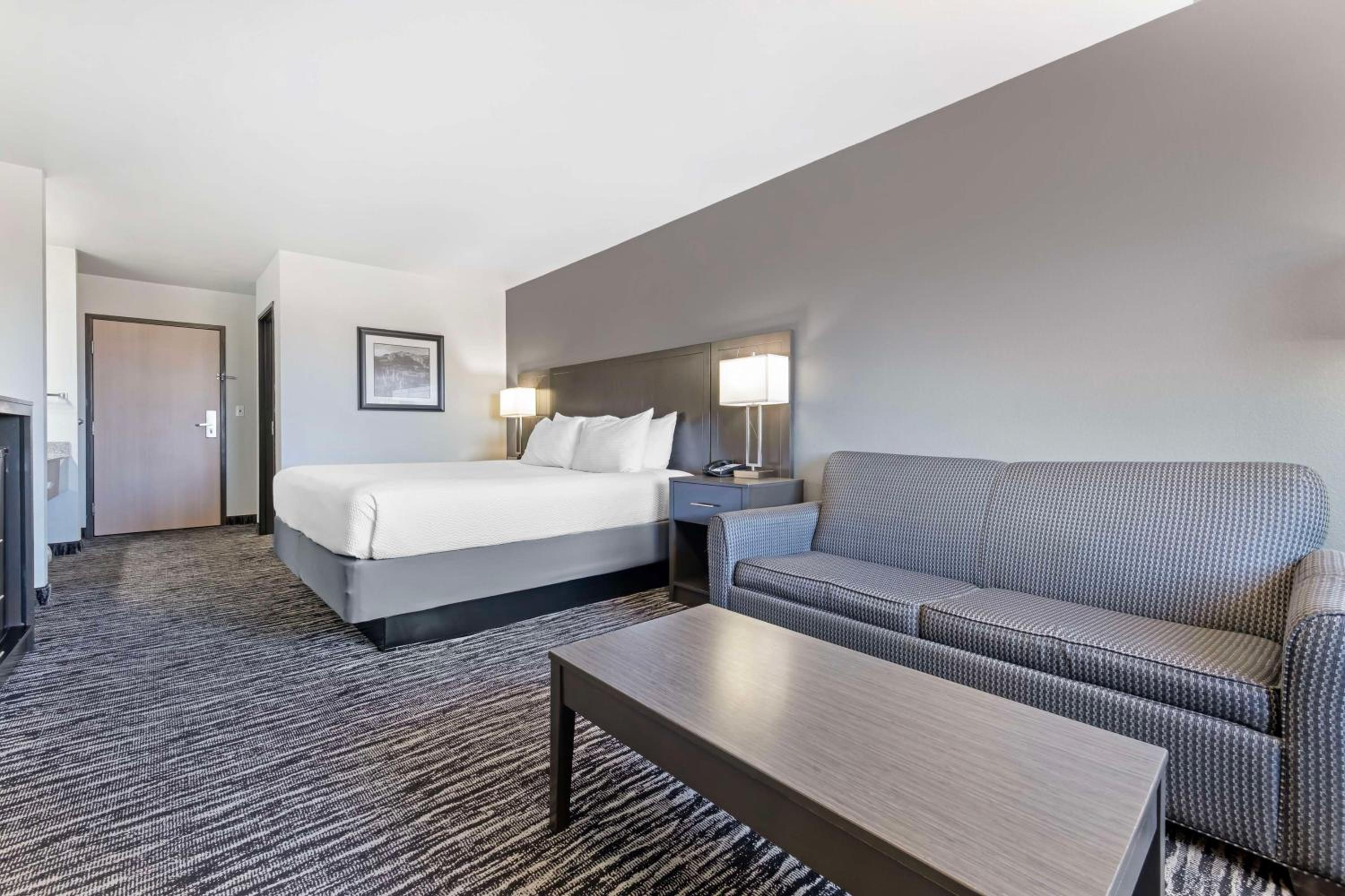 King Room - Non-Smoking - Photo 1