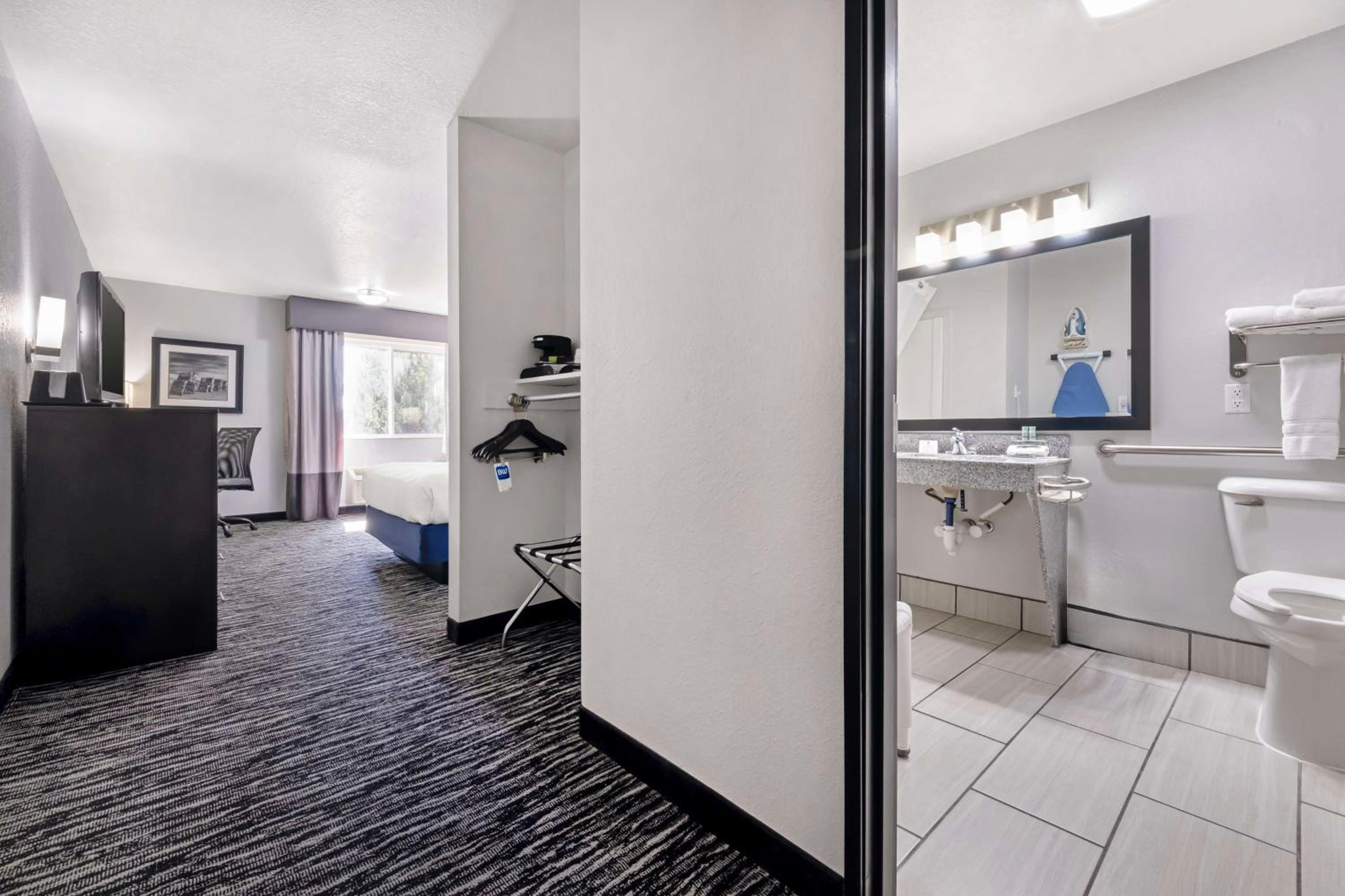 Queen Room - Disability Access/Non-Smoking - Photo 3